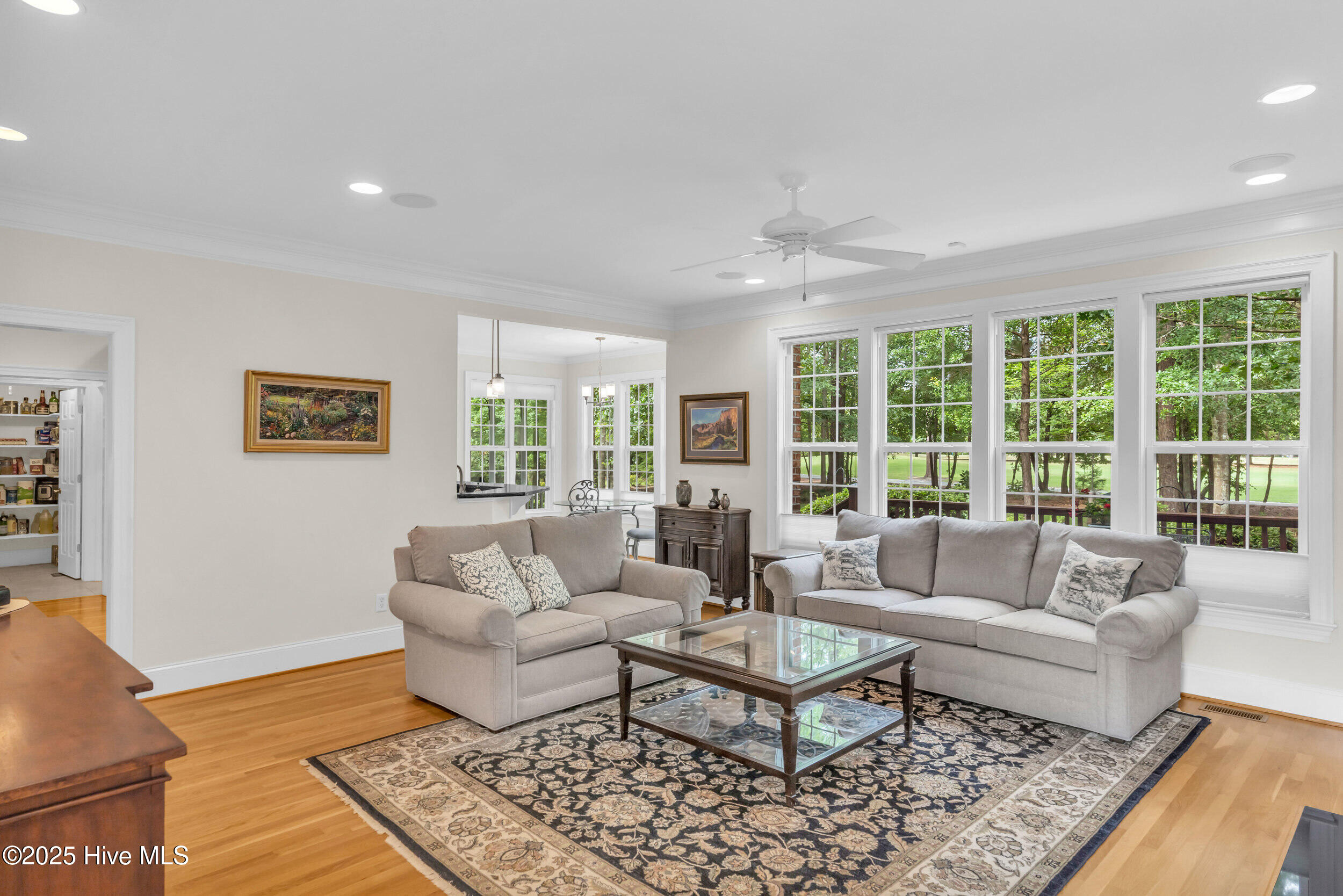 1514 Grandiflora Drive Property Photo 11