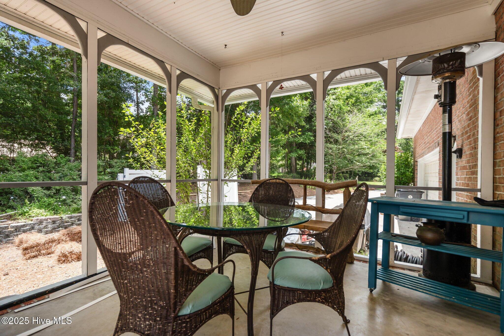6122 Timber Creek Lane Property Photo 4