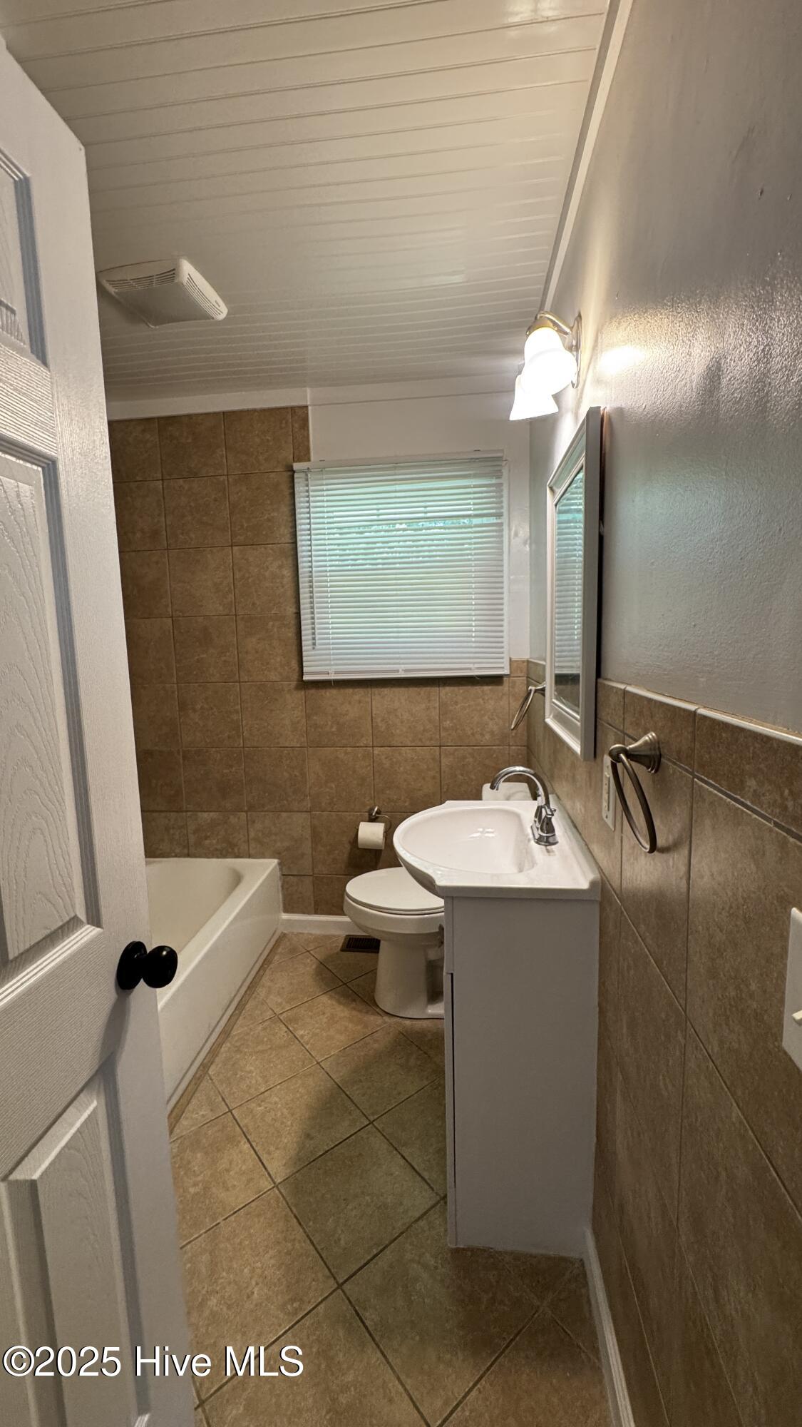 145 Lakewood Drive Property Photo 11