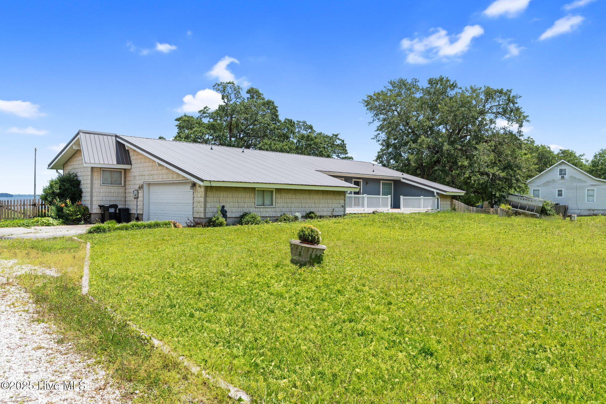 110 Gull Drive Property Photo 4