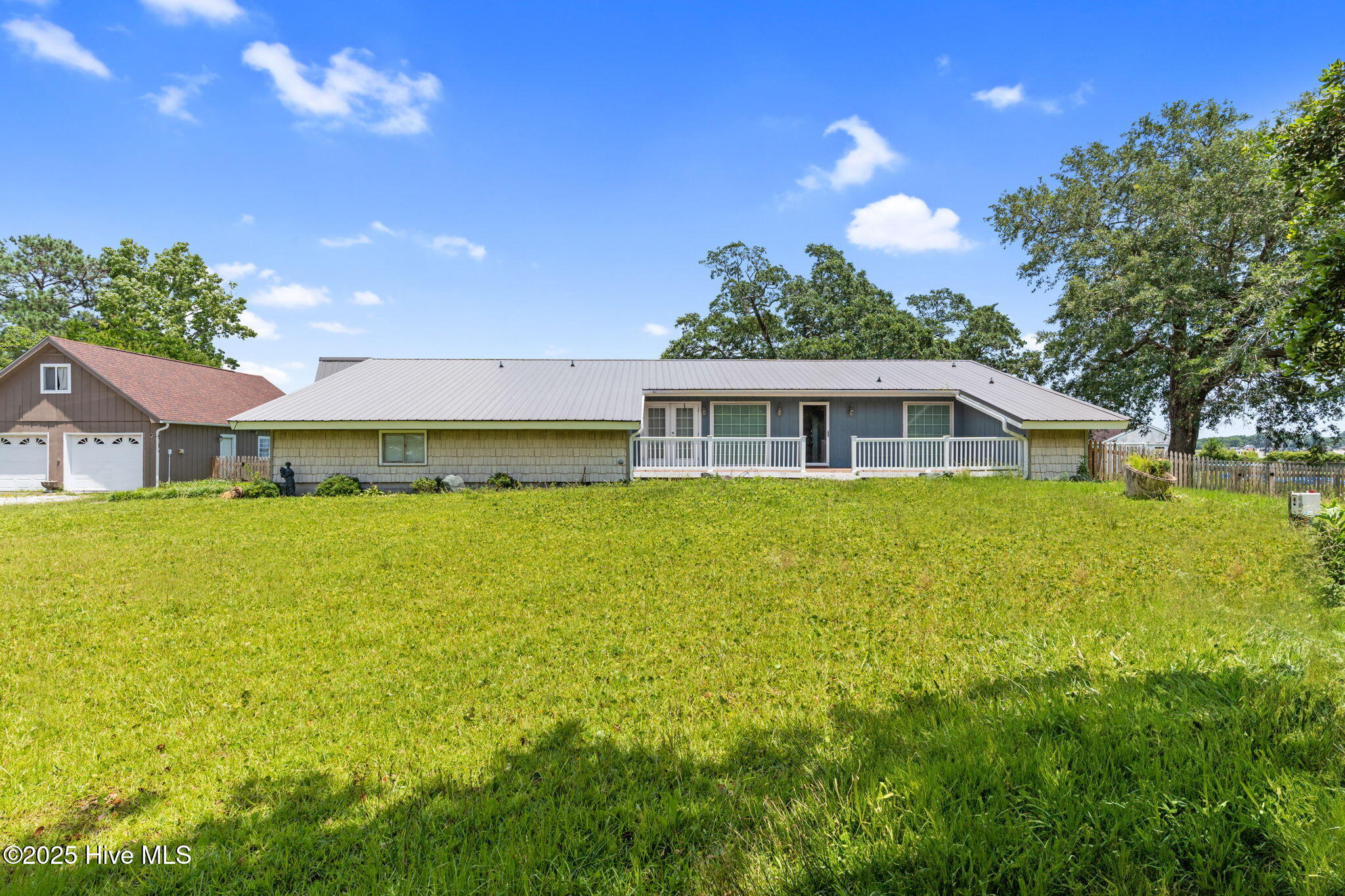 110 Gull Drive Property Photo 5