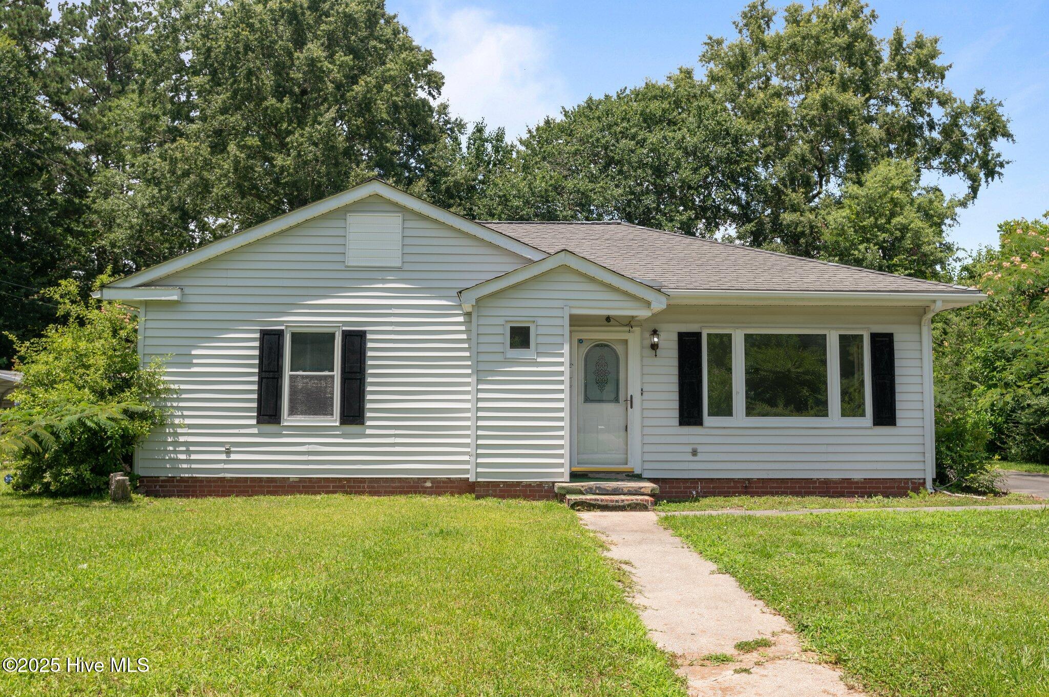 616 Larkspur Road Property Photo 1