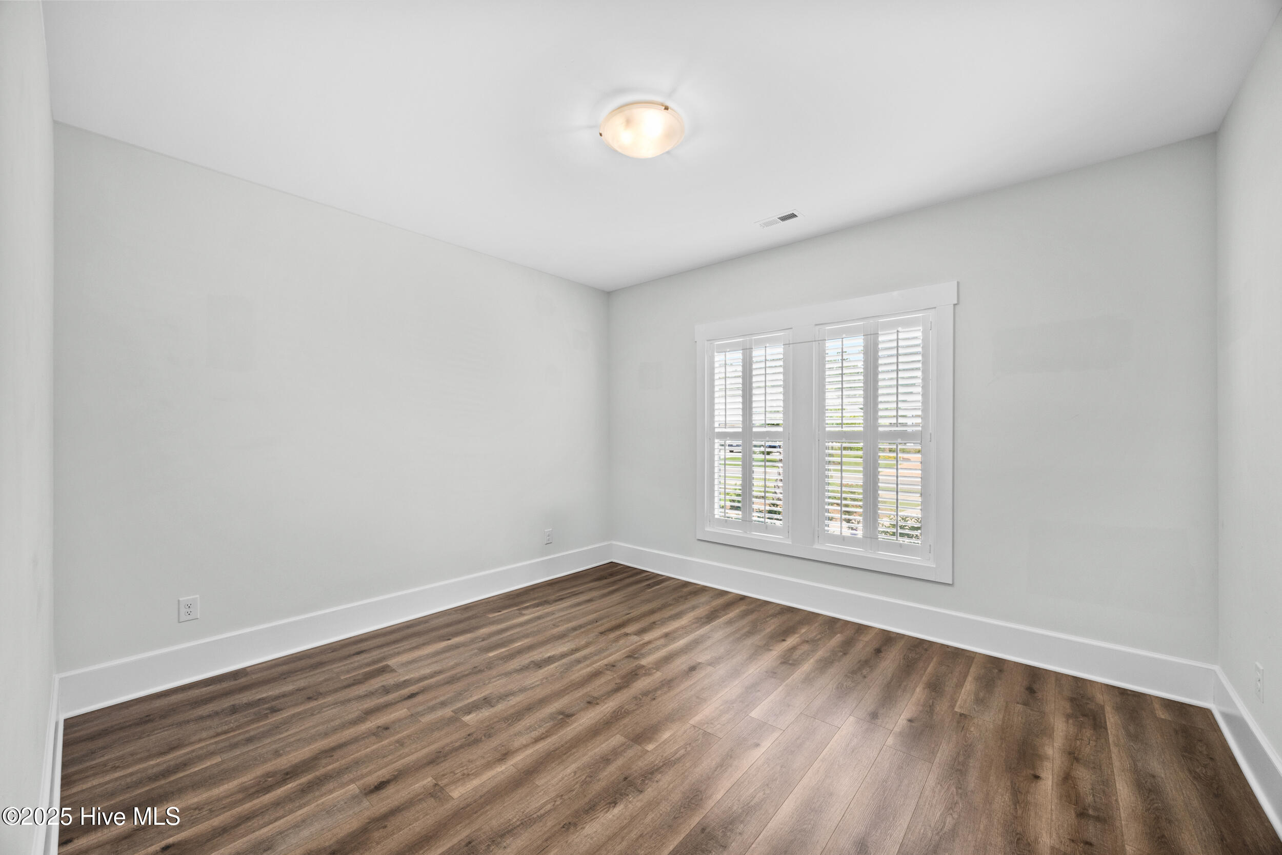 8633 Piney Hollow Court Property Photo 18