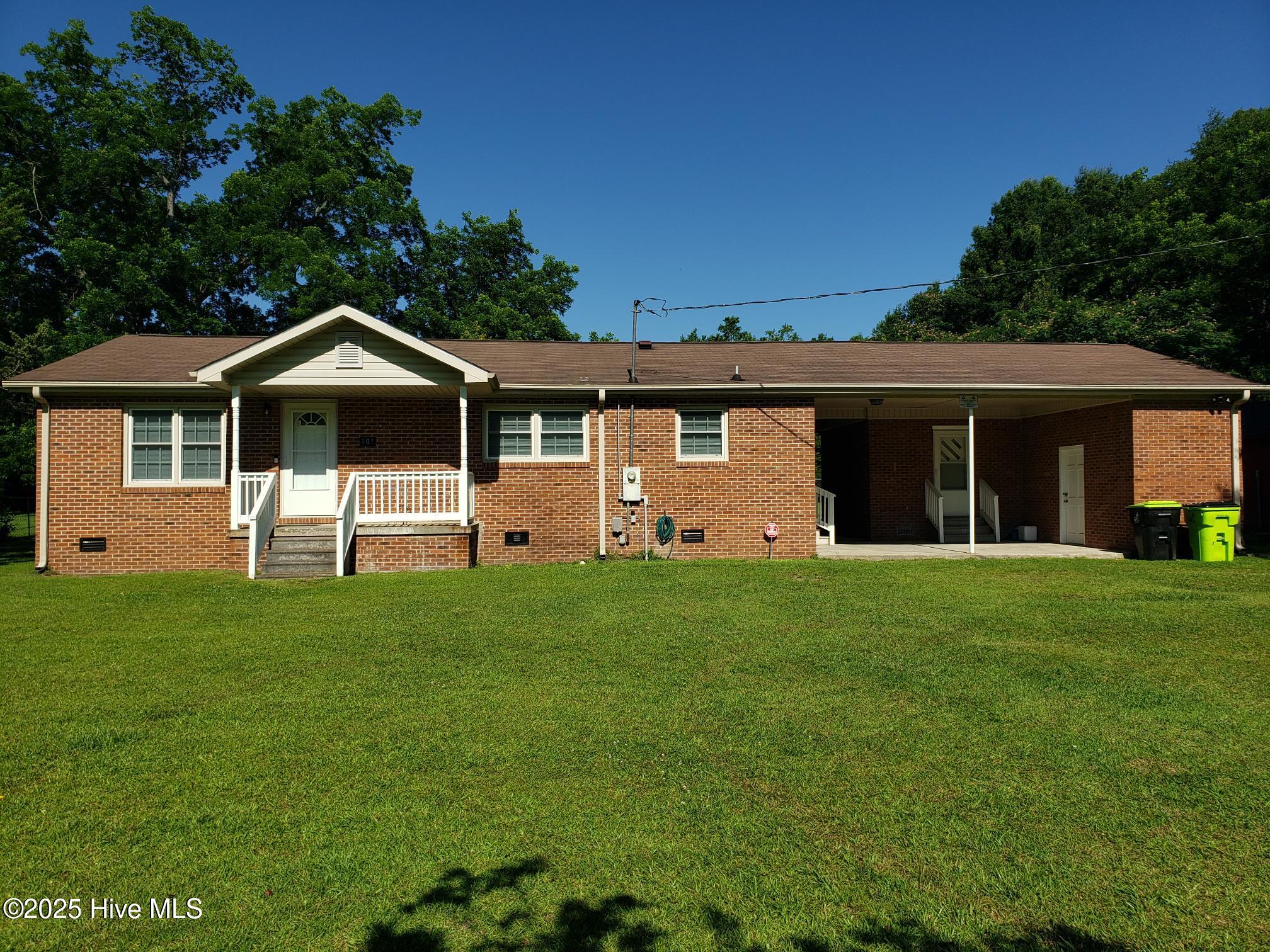 107 Smith Alley Property Photo 1
