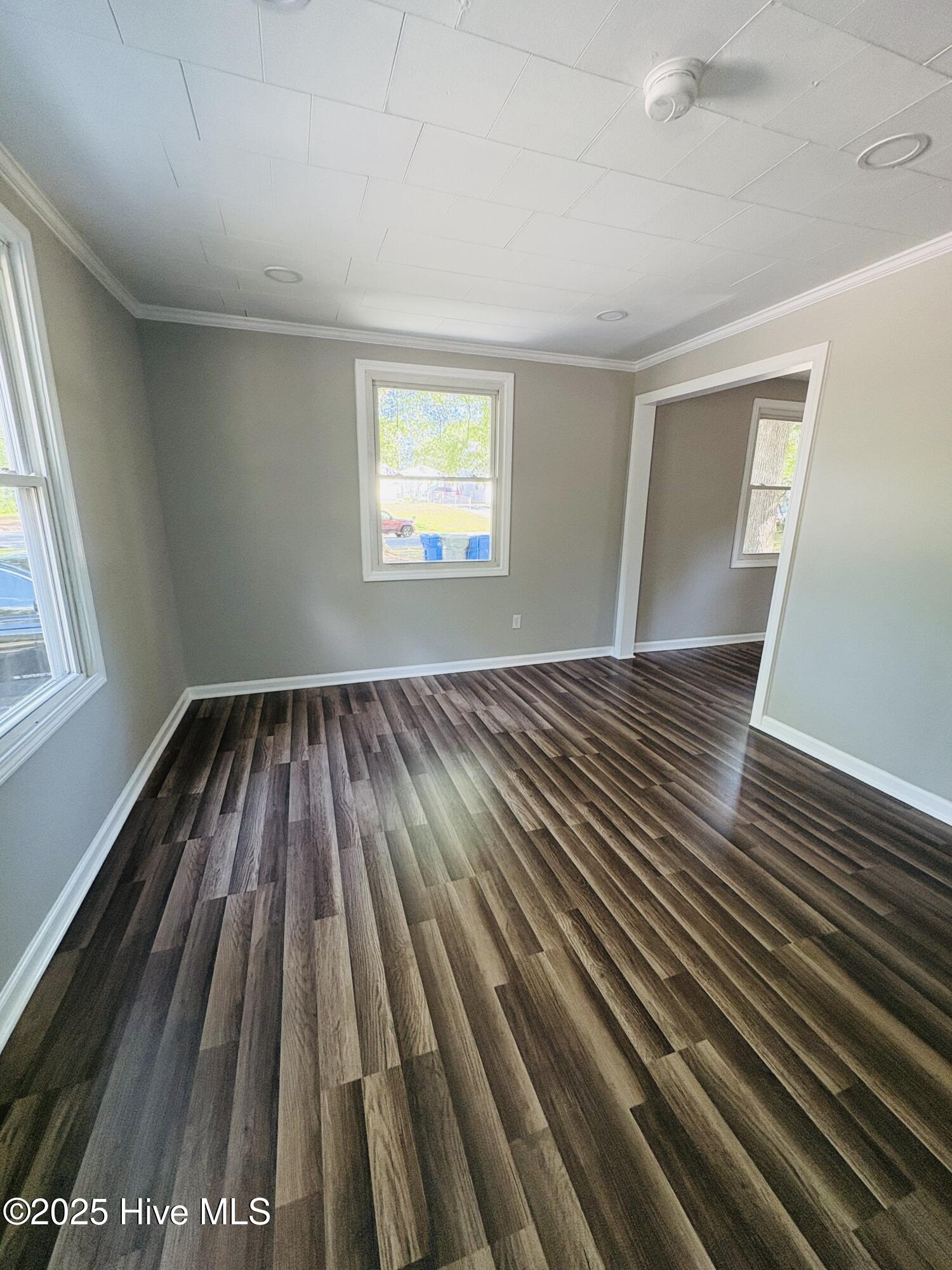 1209 Toisnot Avenue Property Photo 3