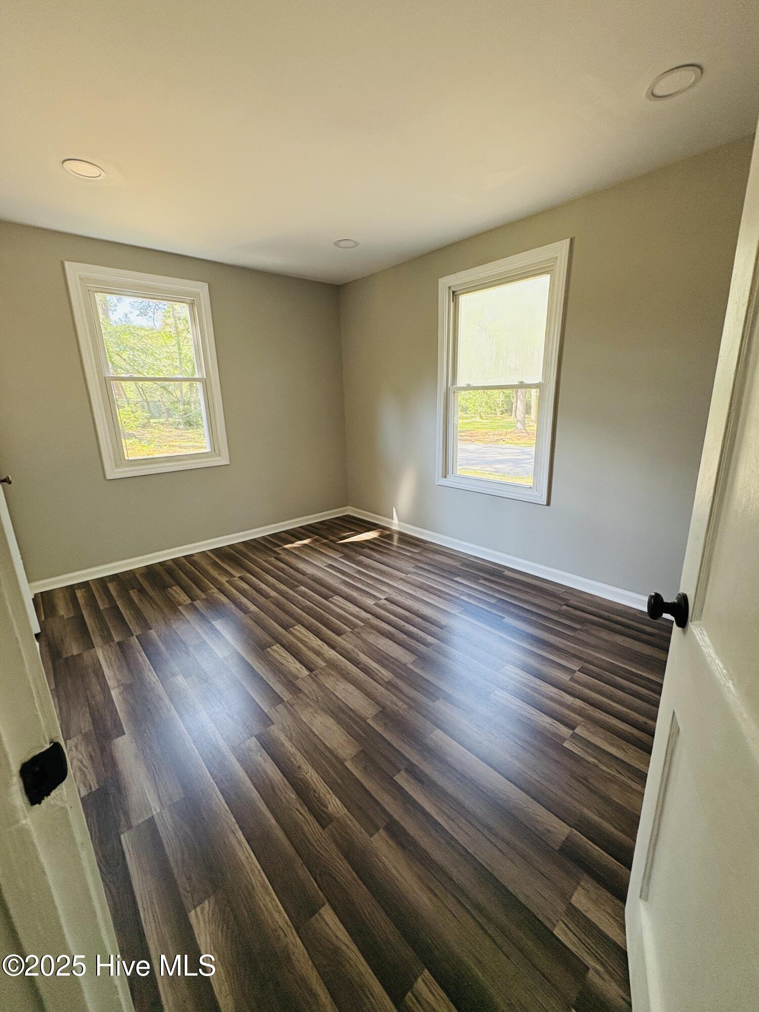1209 Toisnot Avenue Property Photo 7