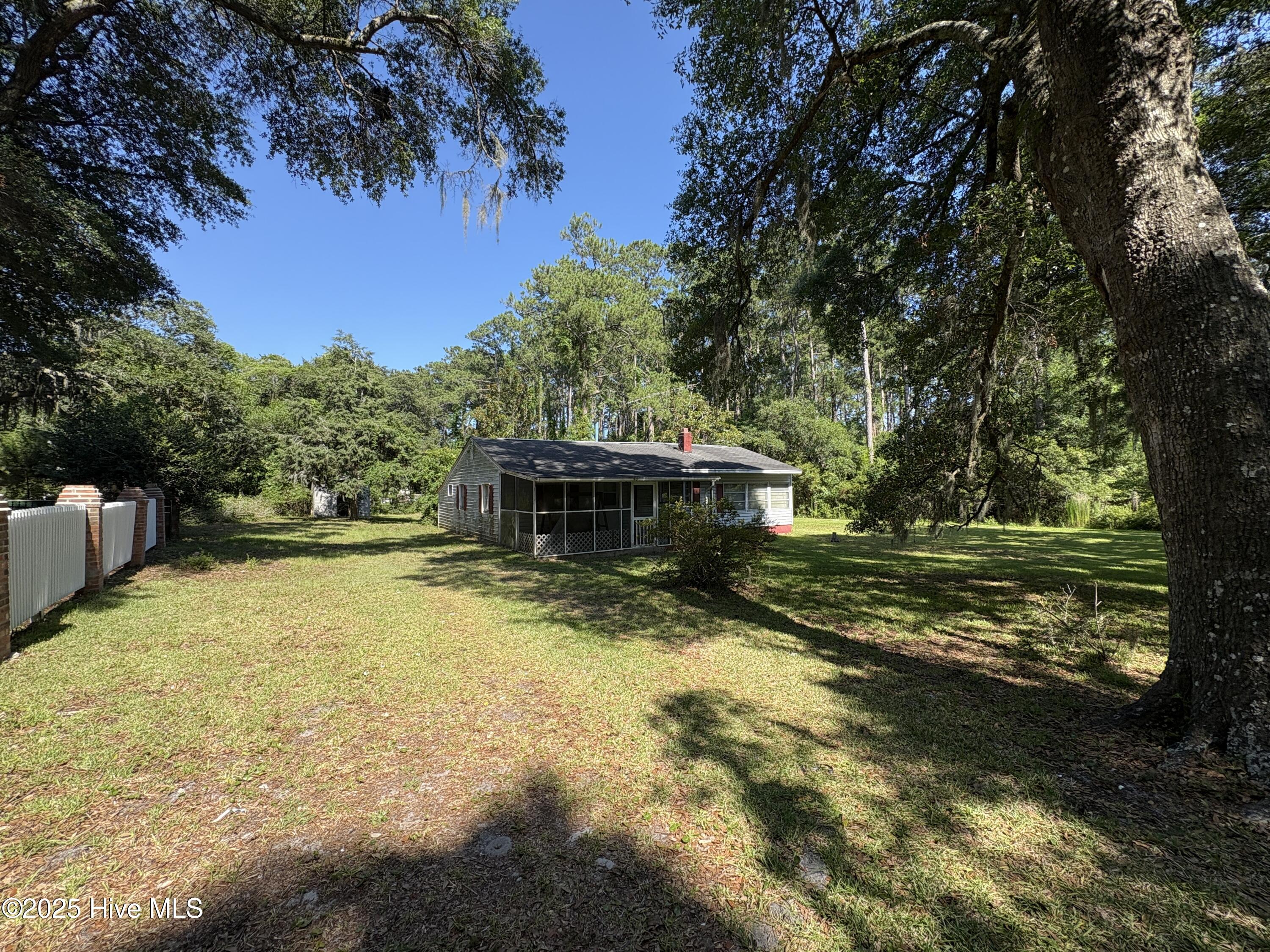 1677 Gause Landing Road Property Photo 1