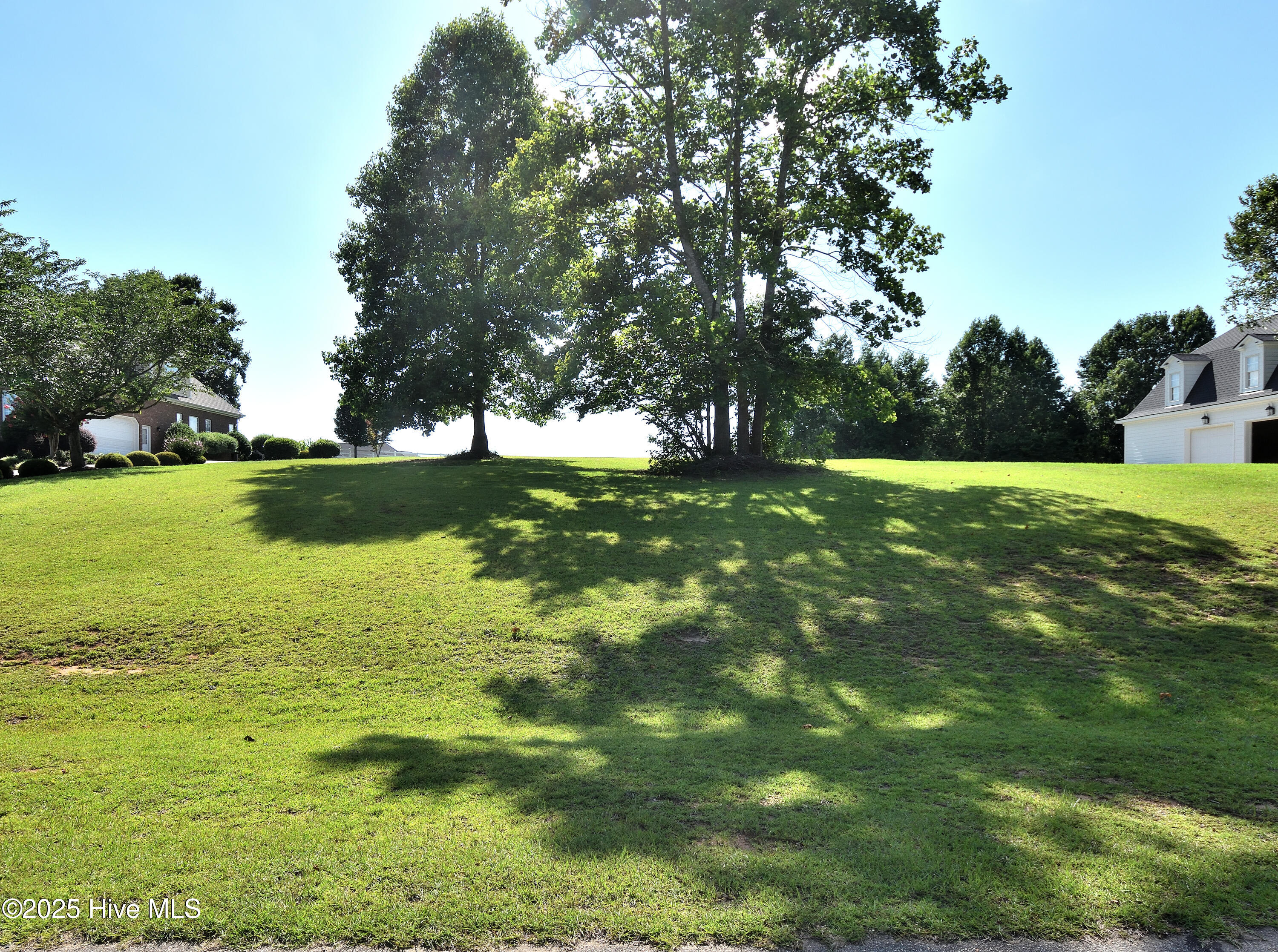 776 Cambridge Drive Property Photo 1