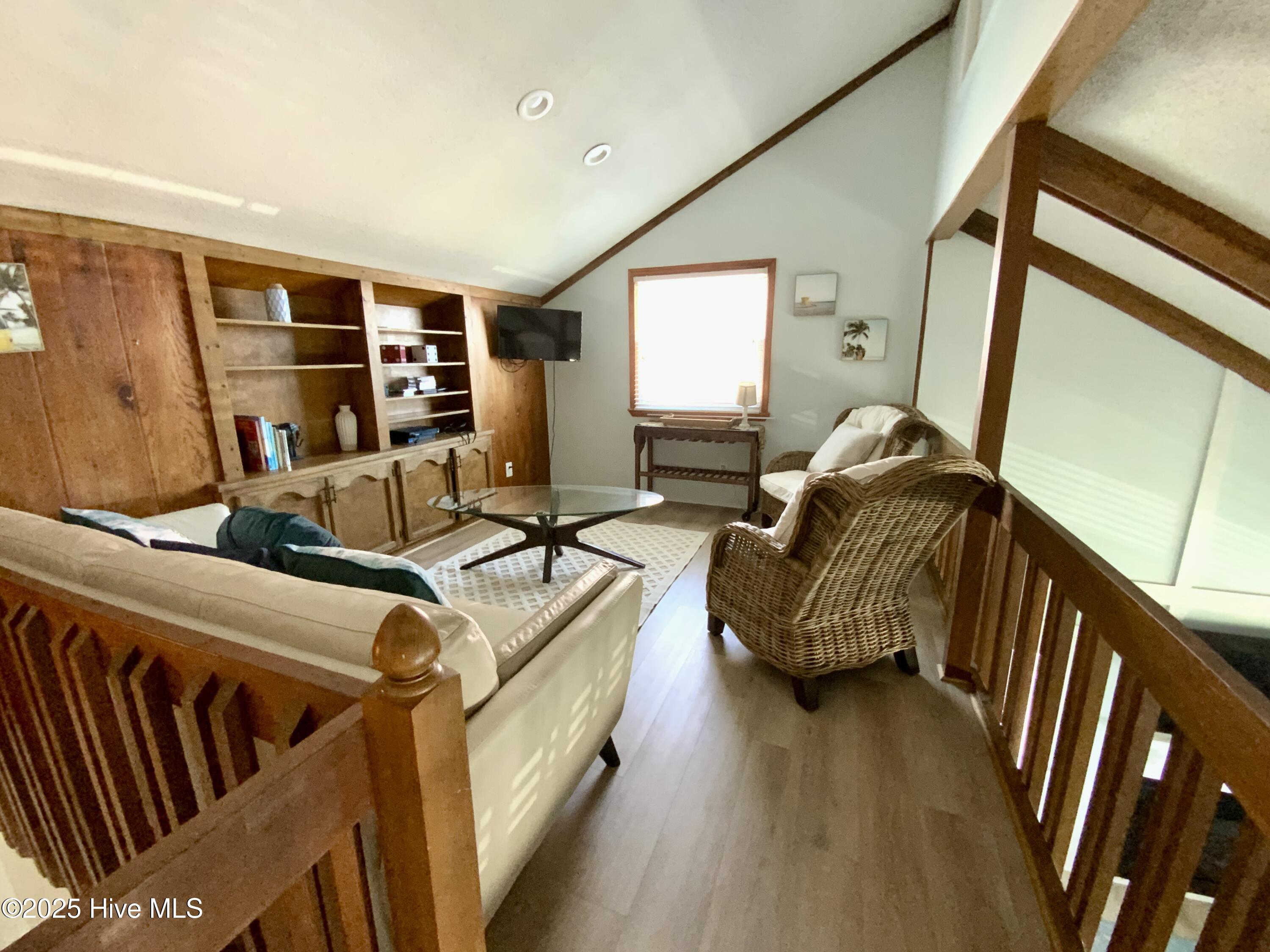 3222 E Beach Drive Property Photo 26