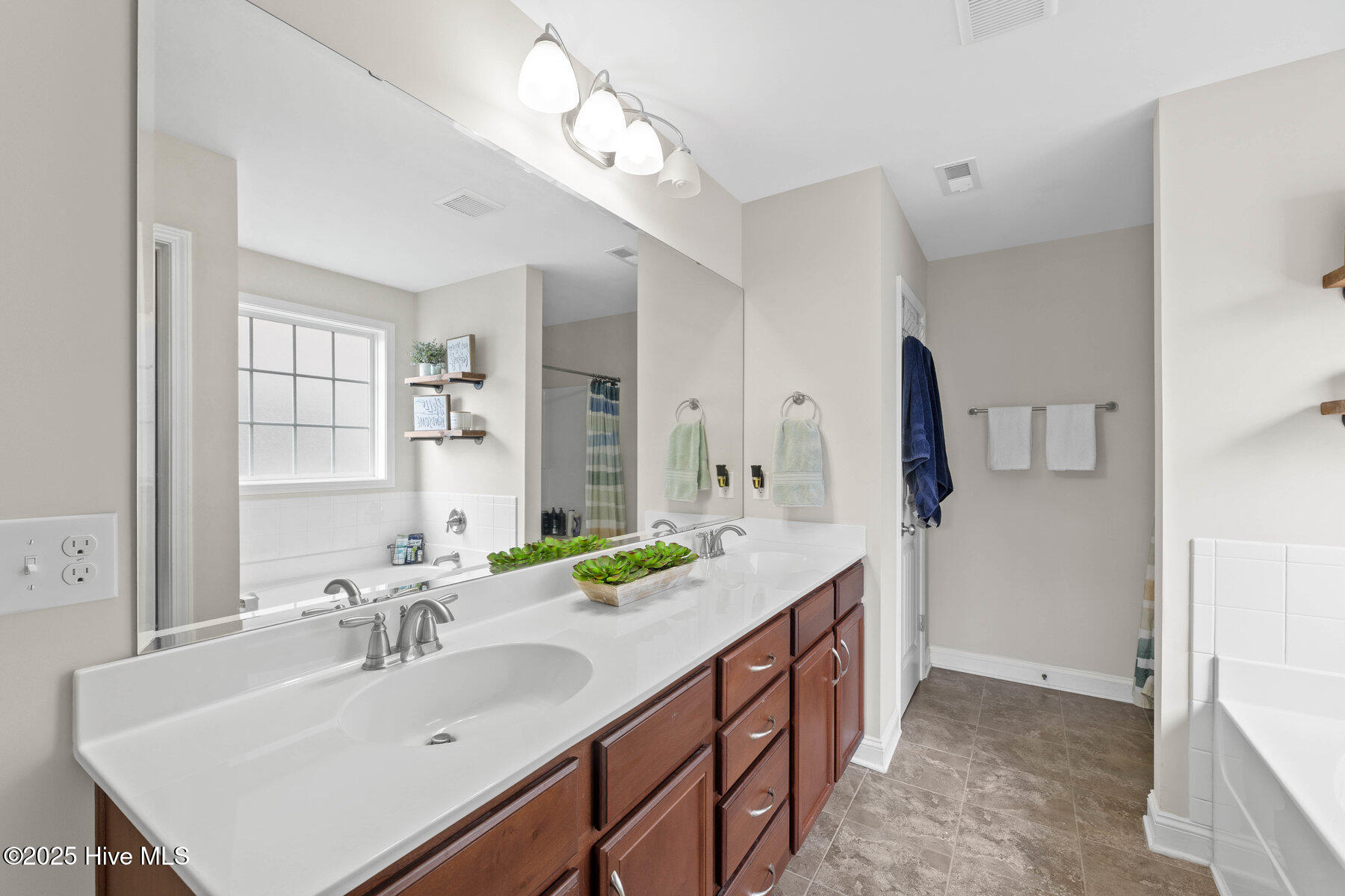 3243 Kellerton Place Property Photo 19