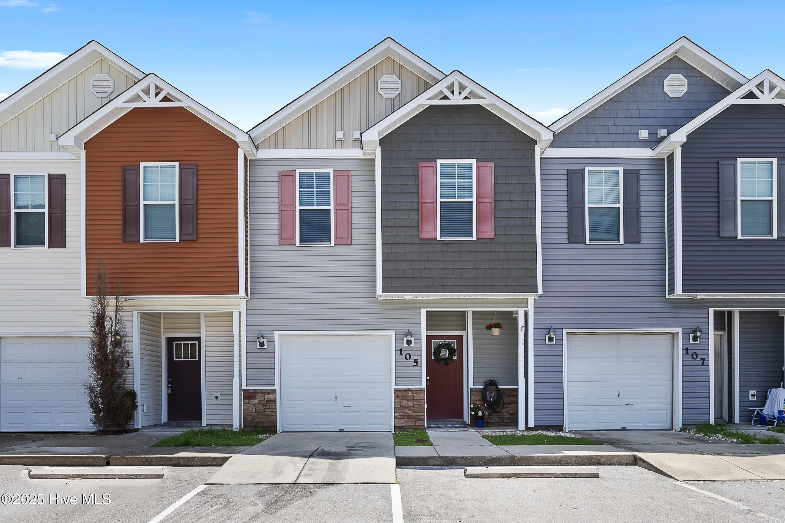 105 Waterstone Lane Property Image