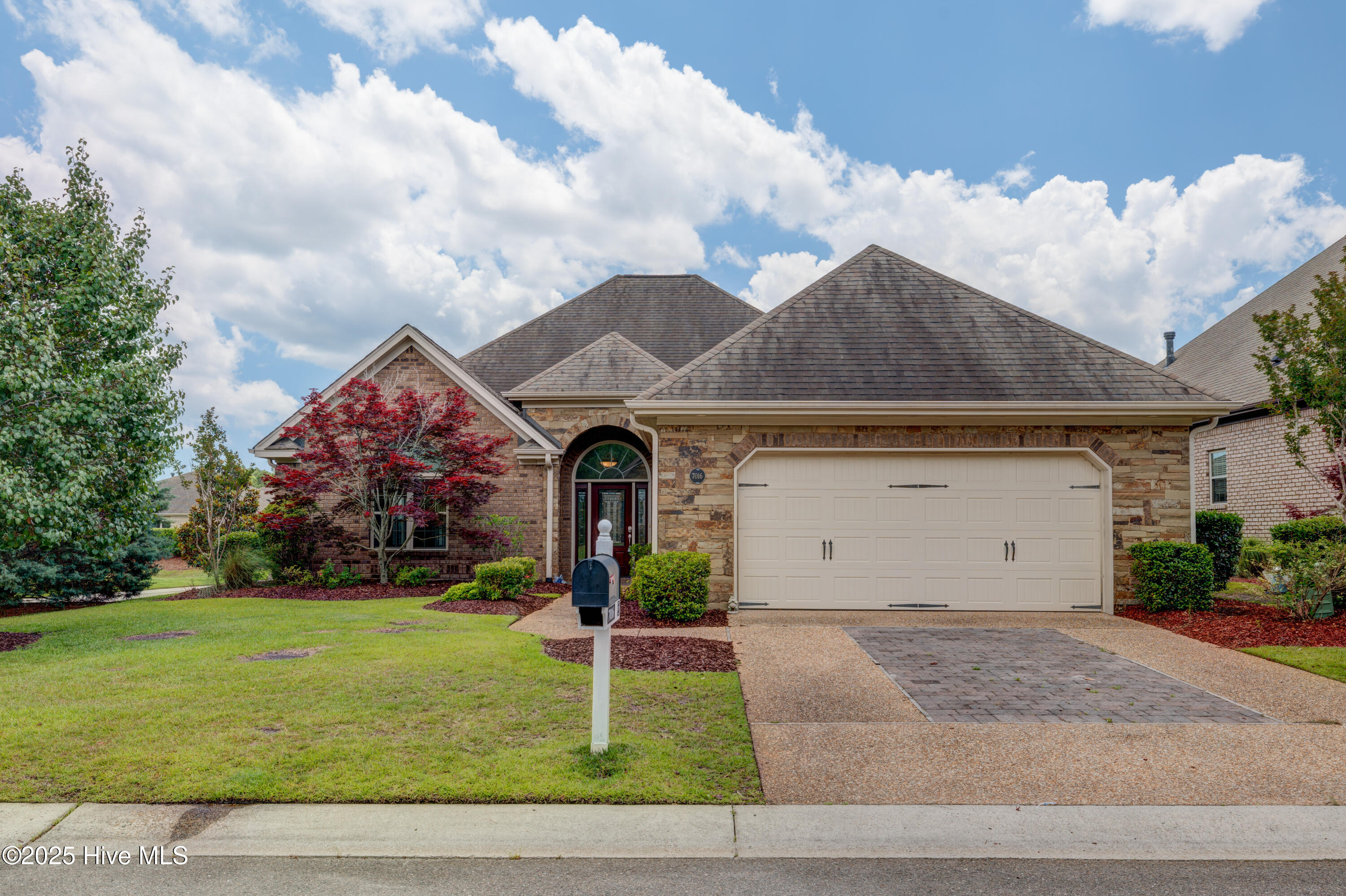7016 Rock Creek Circle Property Photo 1