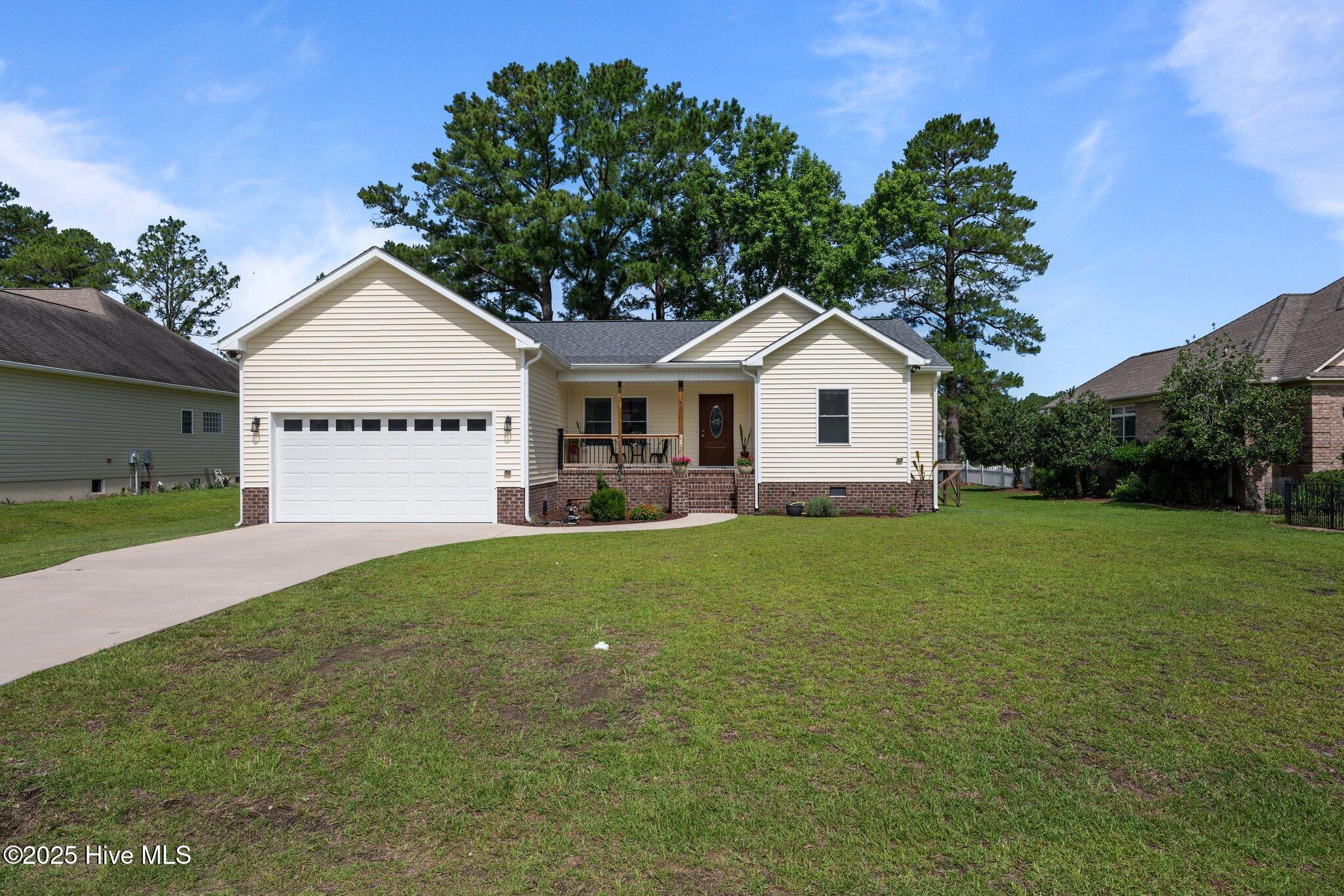 907 Sea Holly Court Property Photo 1