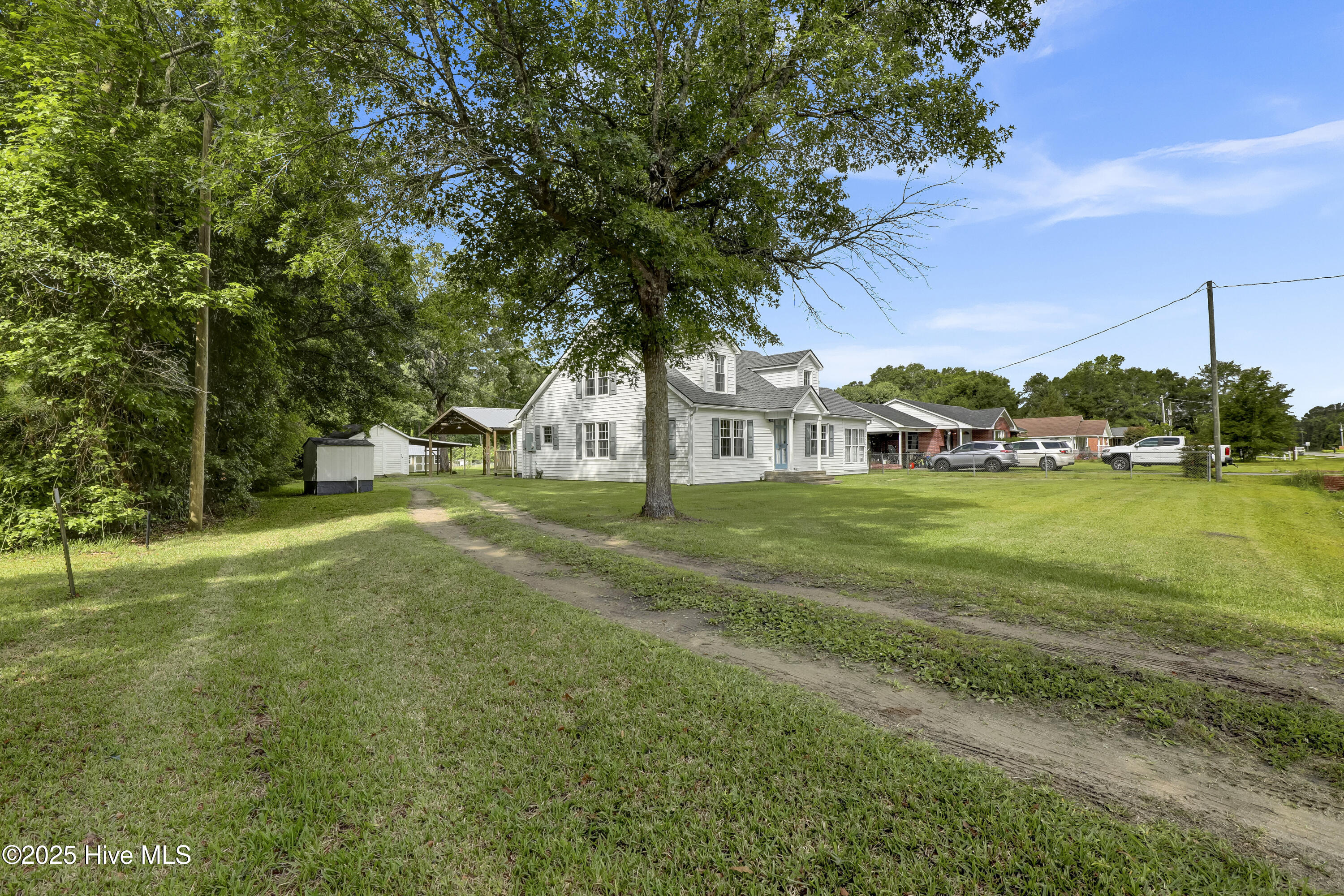 2971 Penderlea Highway Property Photo 3