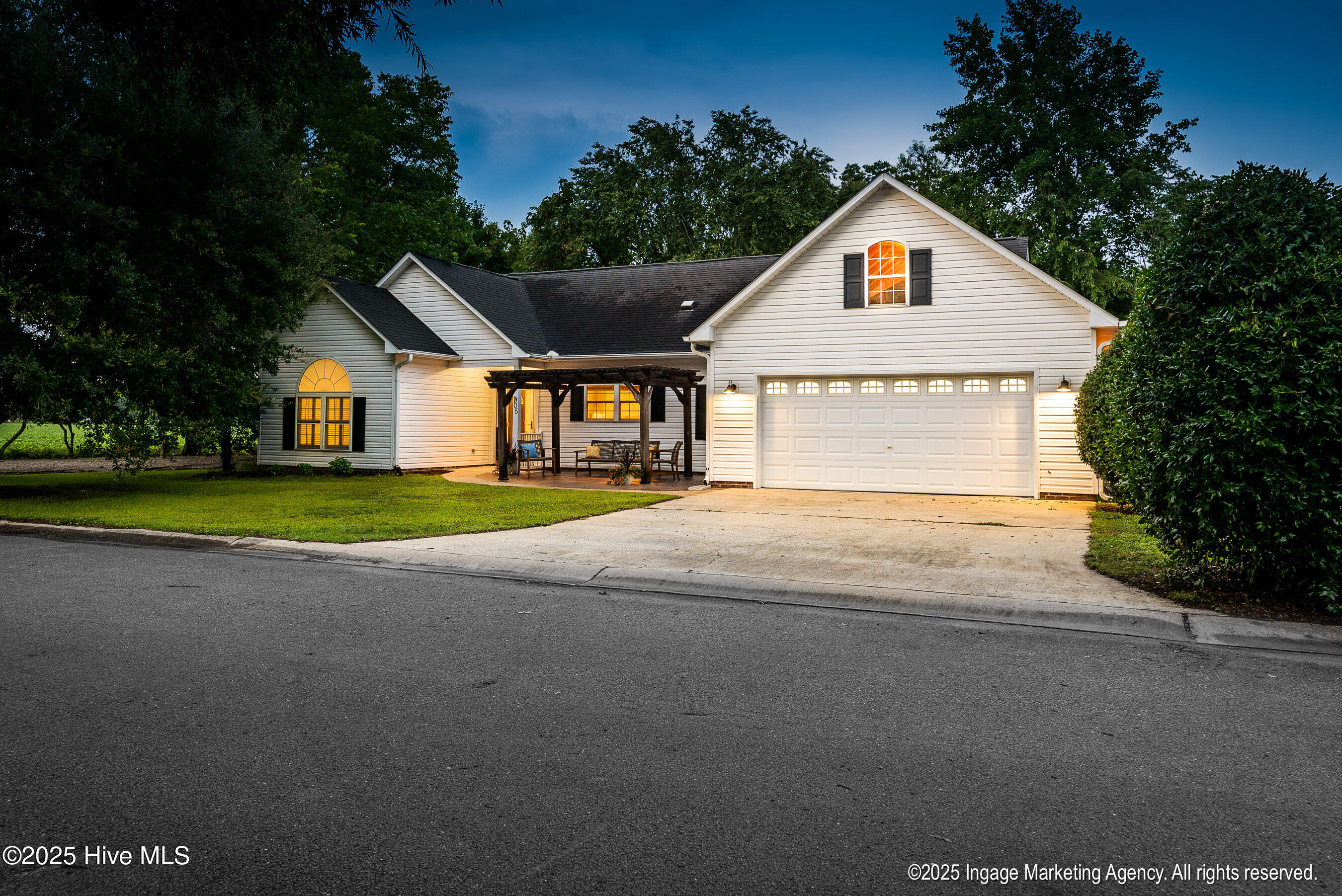 105 Finwick Drive Property Photo 1