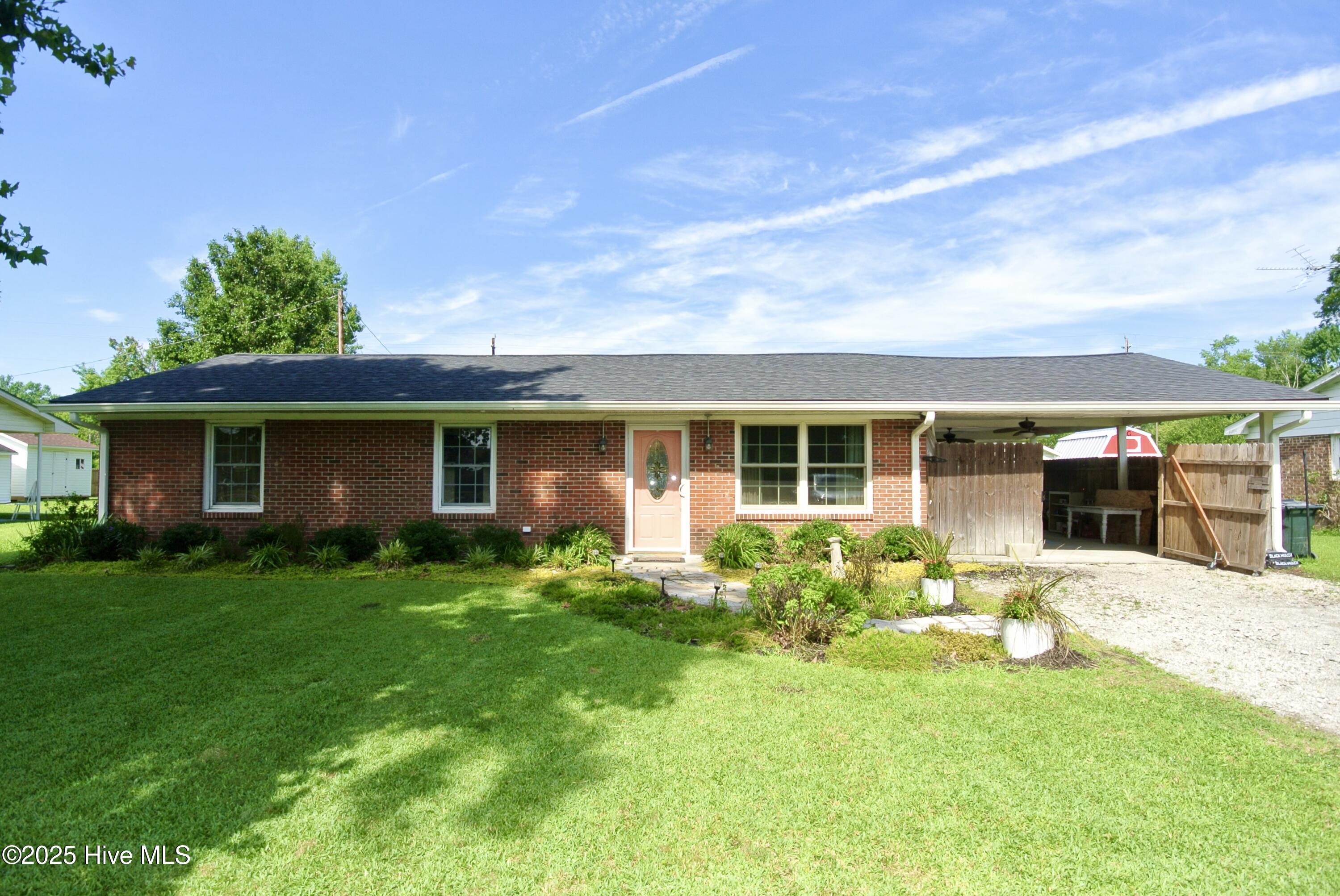 1307 Hunters Road Property Photo 1