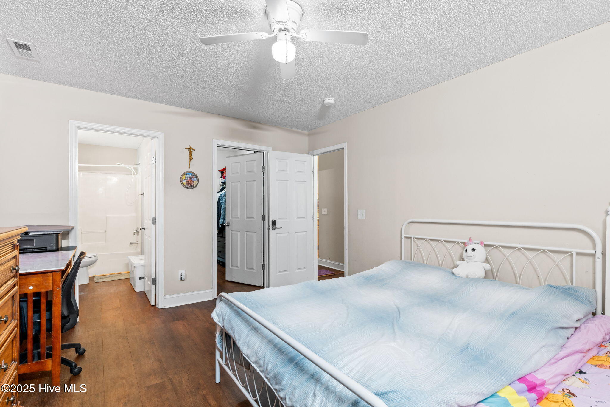 1062 Bahama Place Property Photo 15