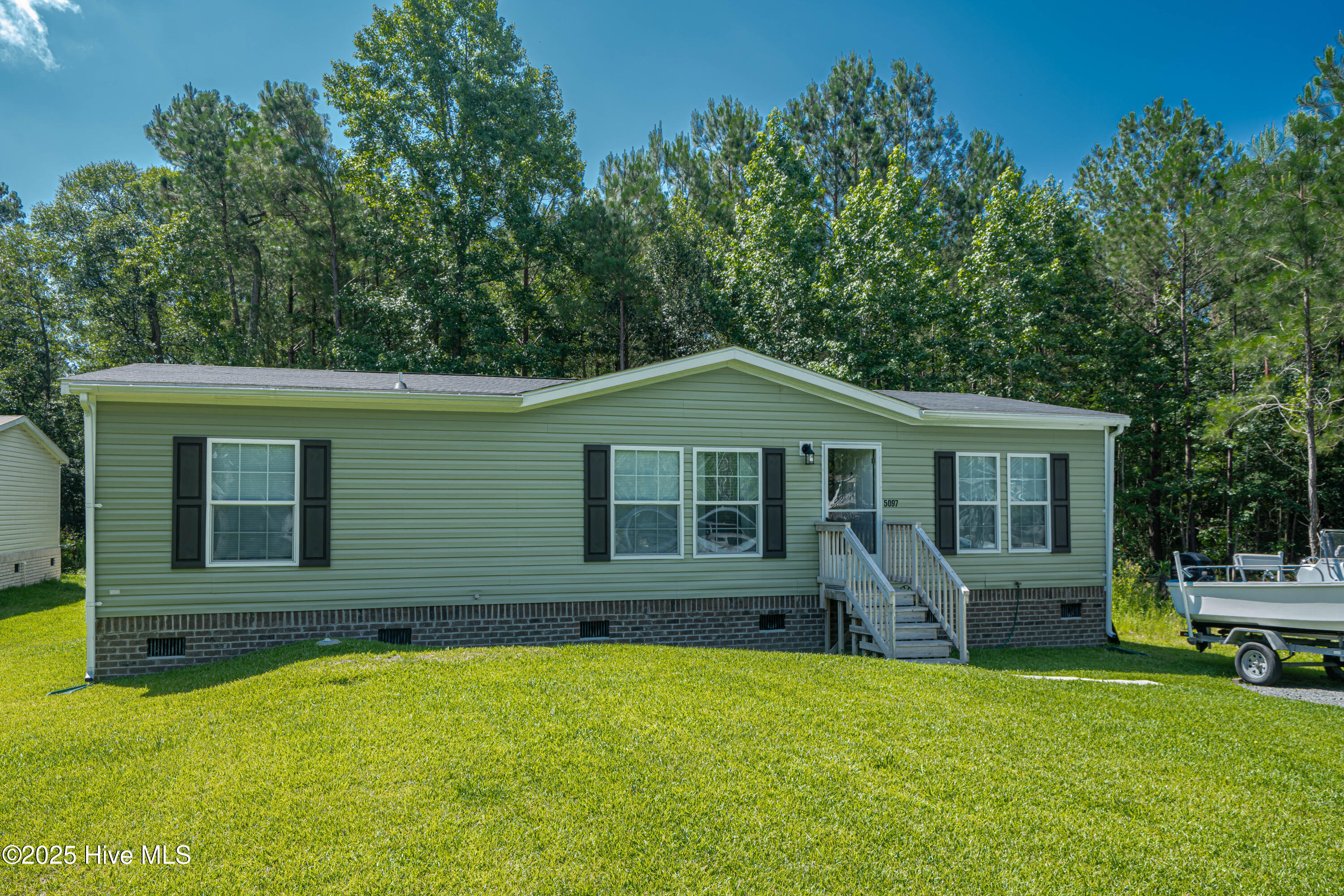 5097 Lakewood Drive Property Photo 1