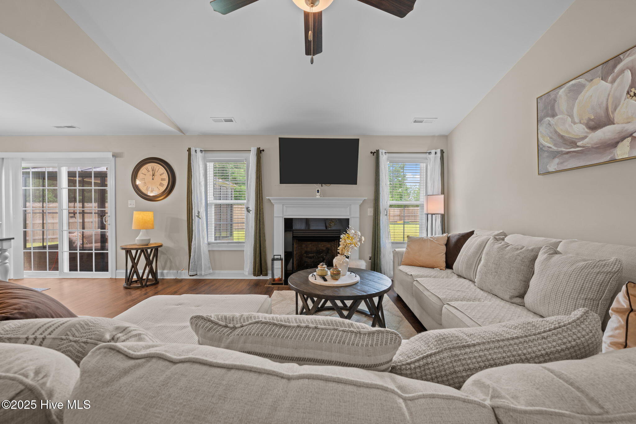 1021 Spot Circle Property Photo 2