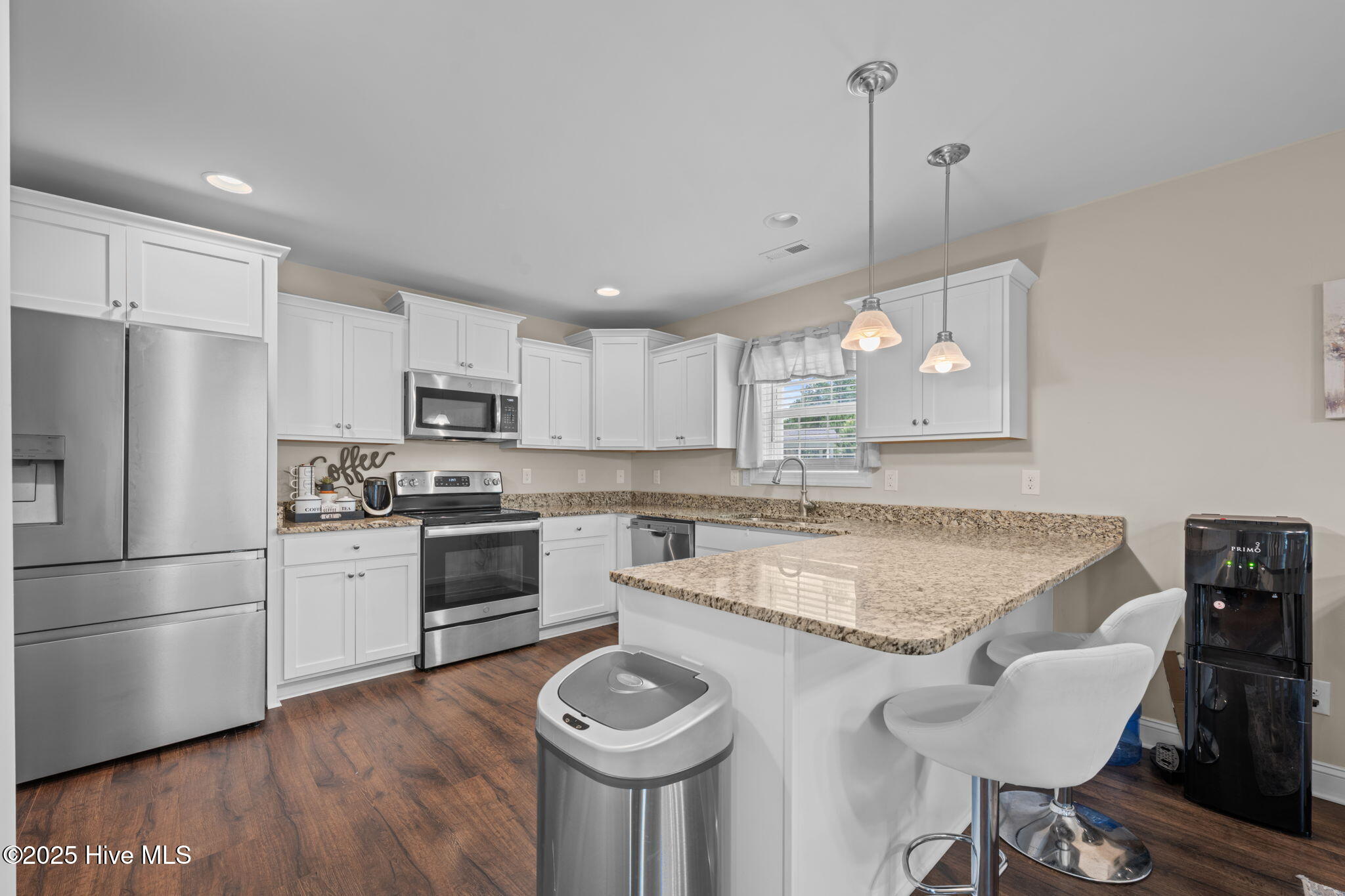 1021 Spot Circle Property Photo 3