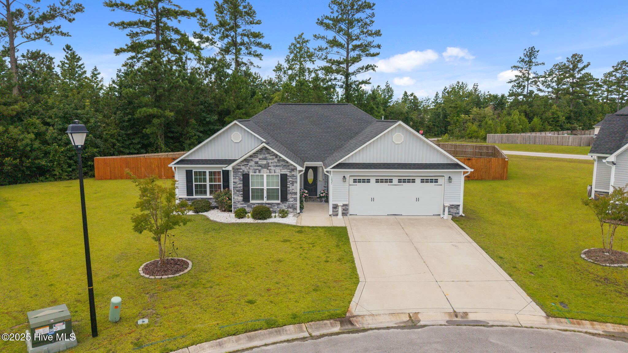 1021 Spot Circle Property Photo 6