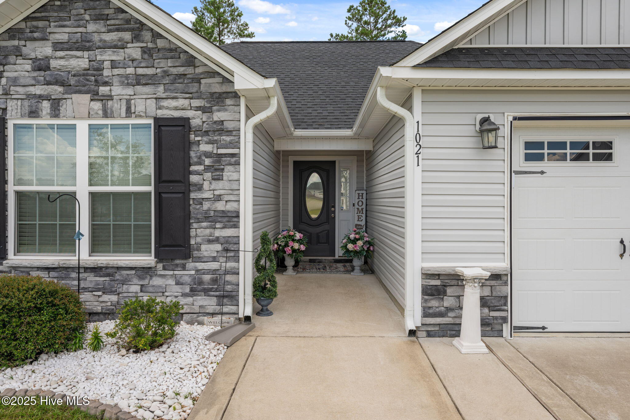 1021 Spot Circle Property Photo 10