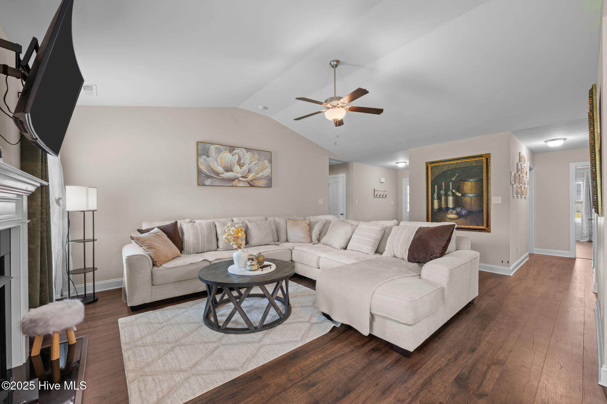 1021 Spot Circle Property Photo 14