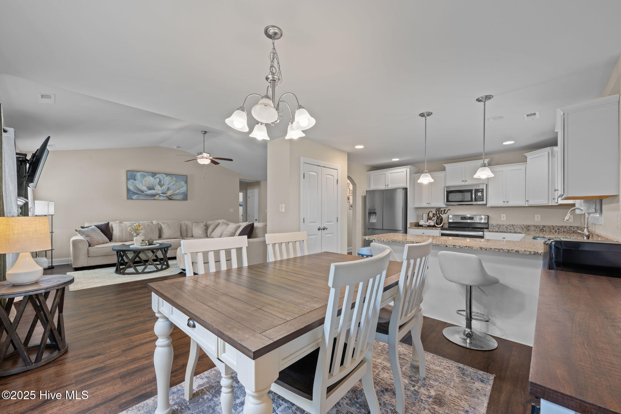 1021 Spot Circle Property Photo 17