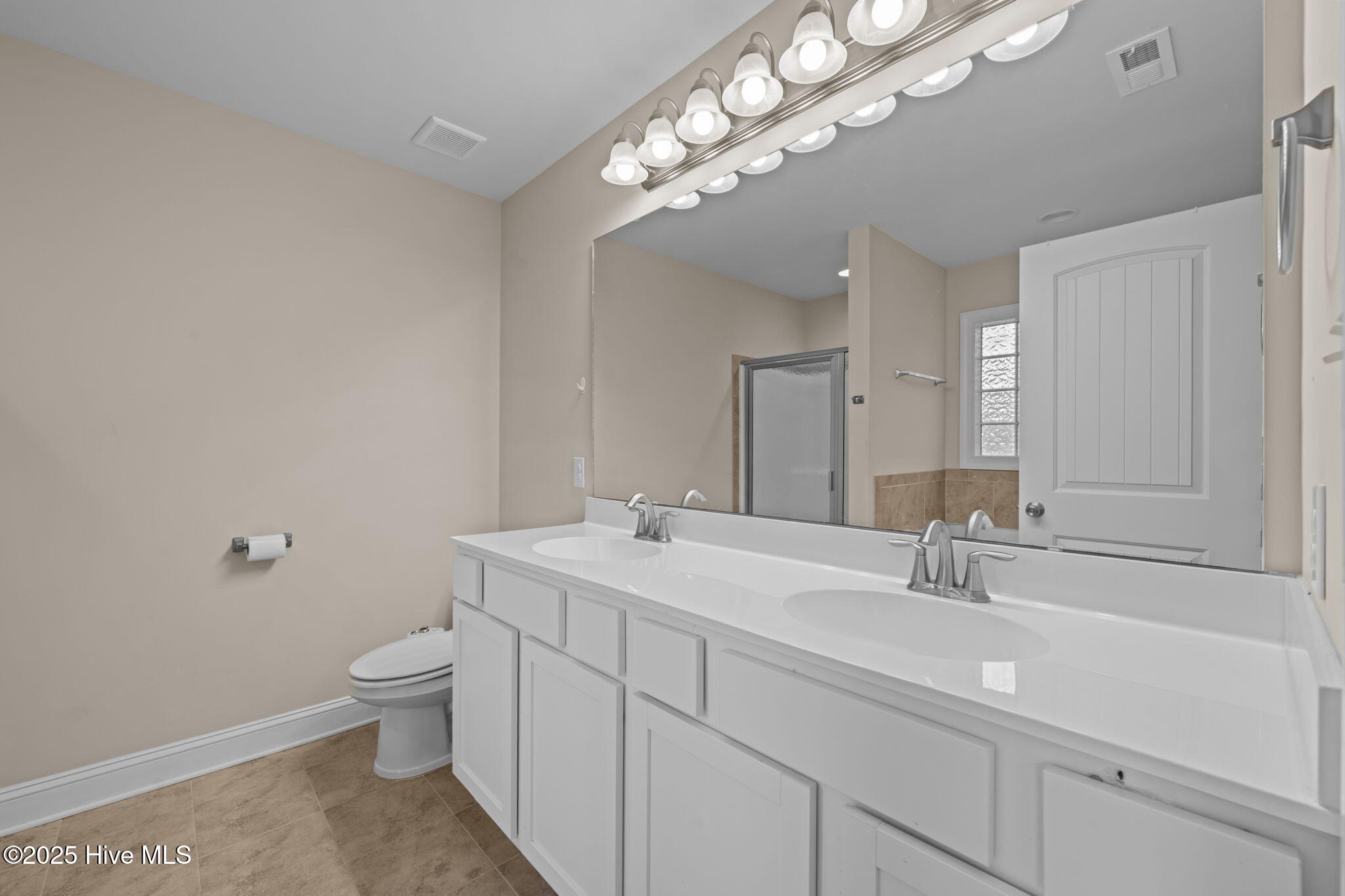 1021 Spot Circle Property Photo 24