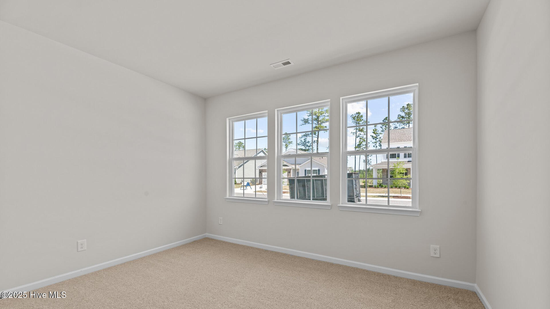 2635 Delilah Drive Property Photo 3