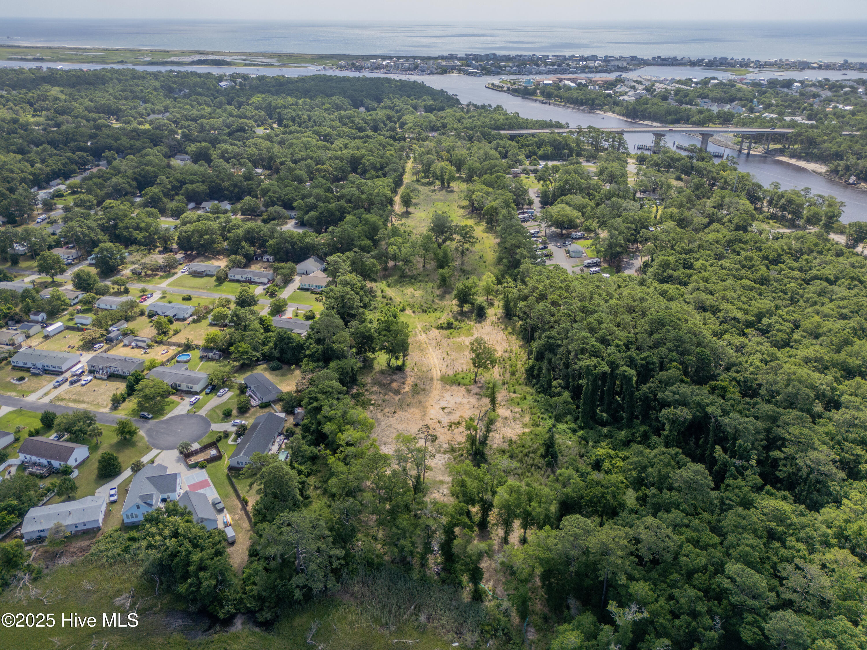 9641 River Road Property Photo 6