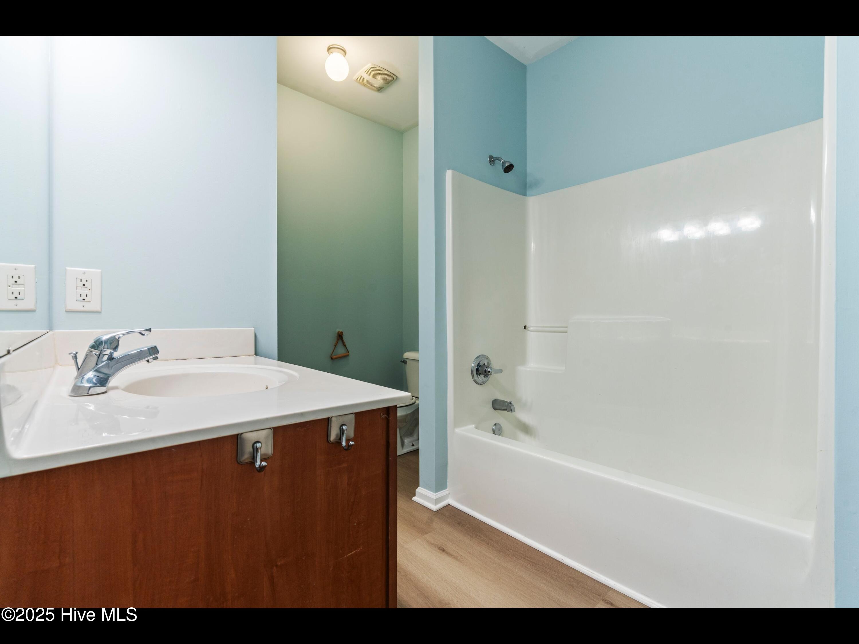 3900 Botsford Court 102 Property Photo 22