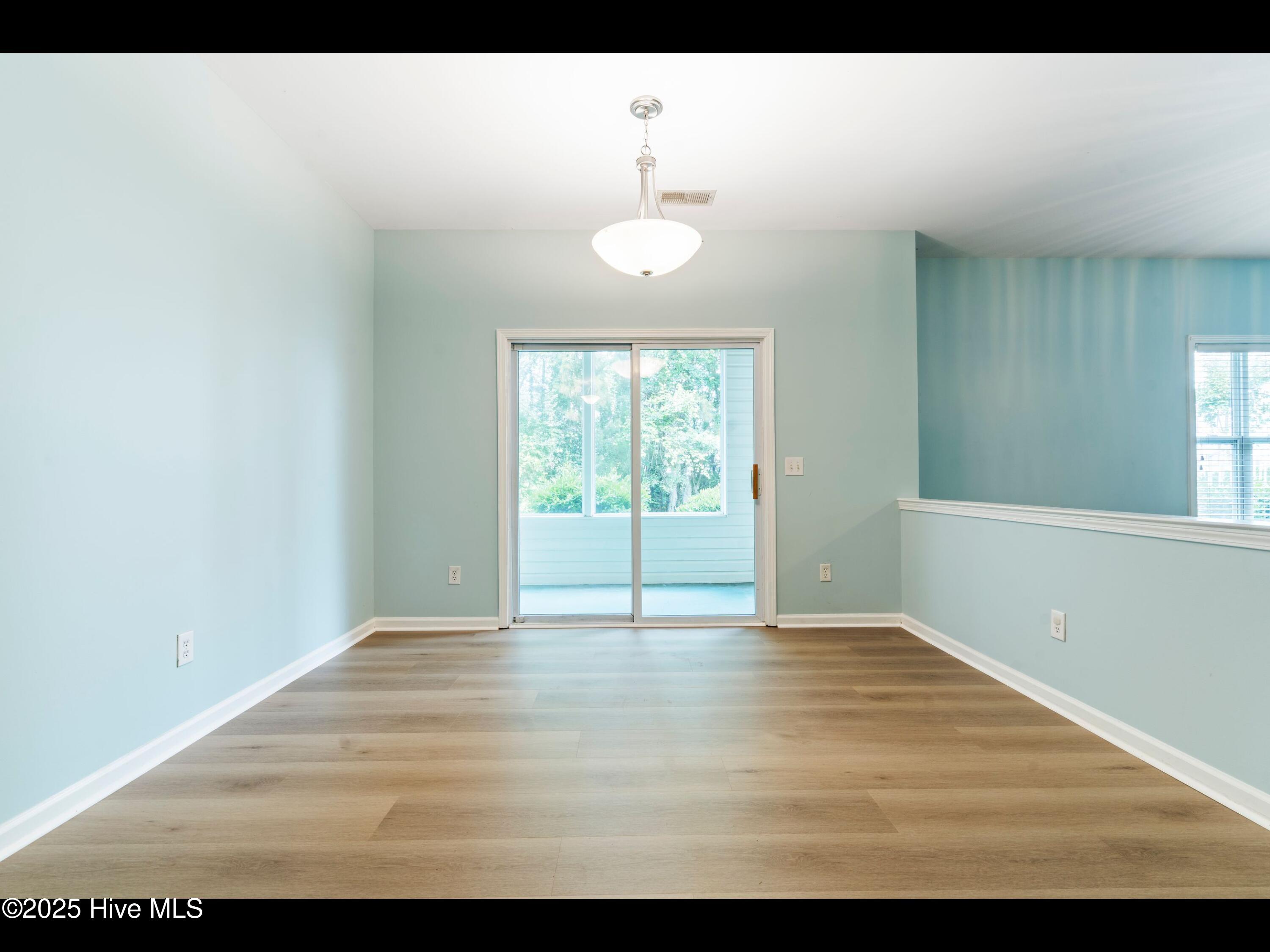 3900 Botsford Court 102 Property Photo 24