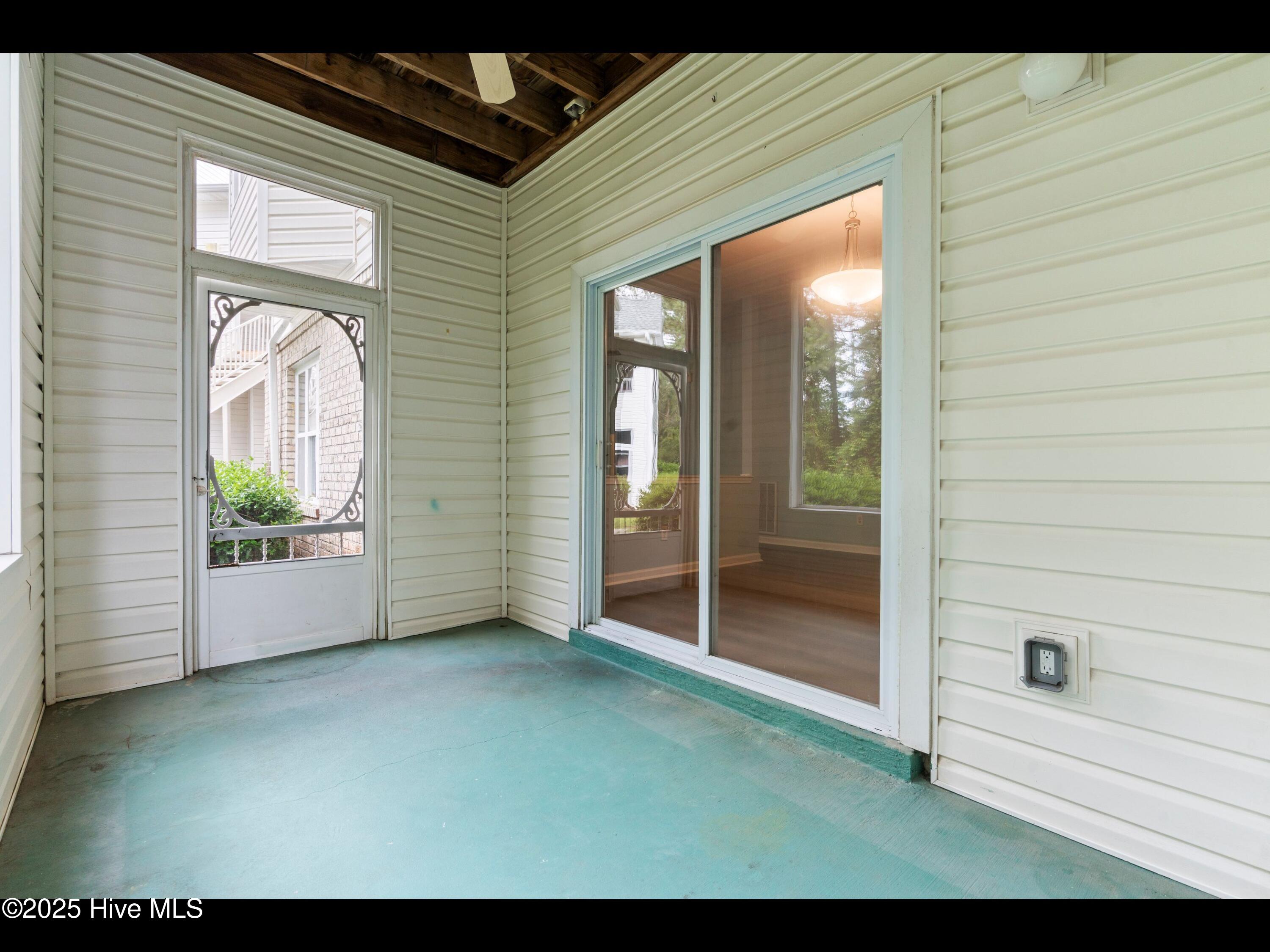3900 Botsford Court 102 Property Photo 27