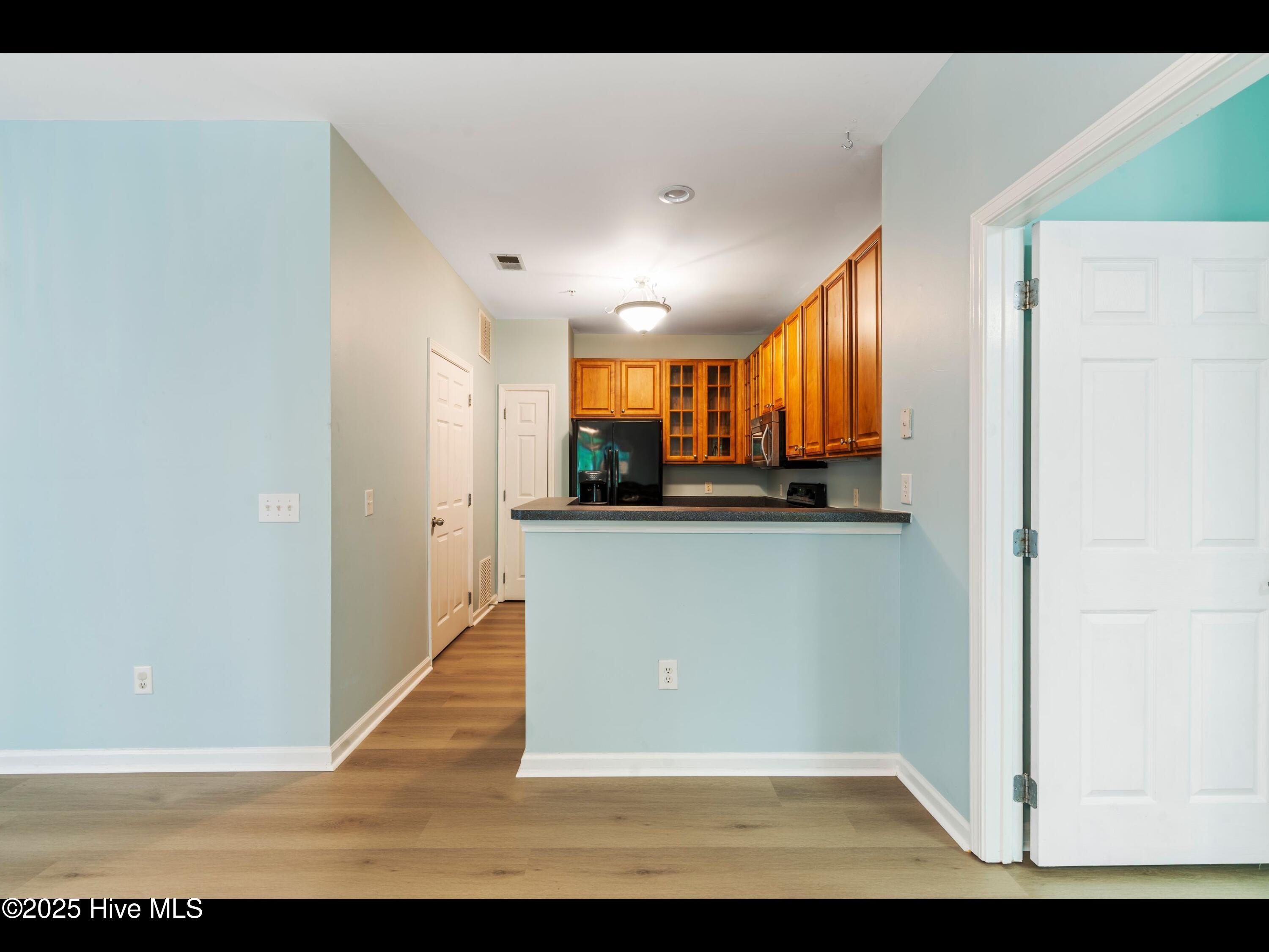 3900 Botsford Court 102 Property Photo 32