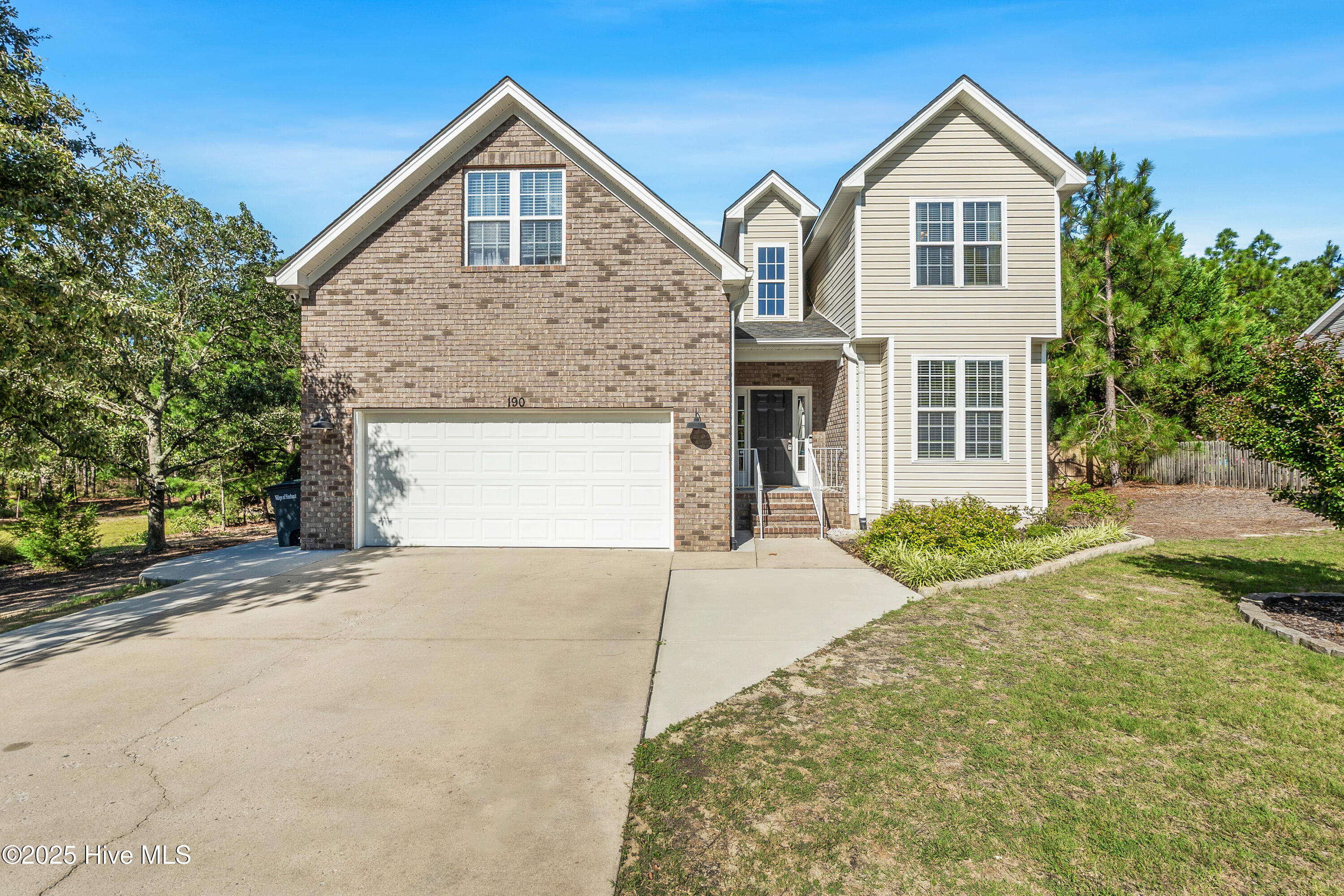 190 Diamondhead Drive Property Photo 1