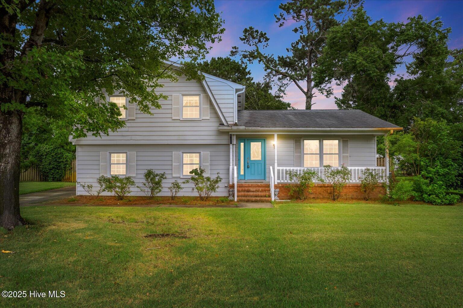 405 N Colony Circle Property Photo 1