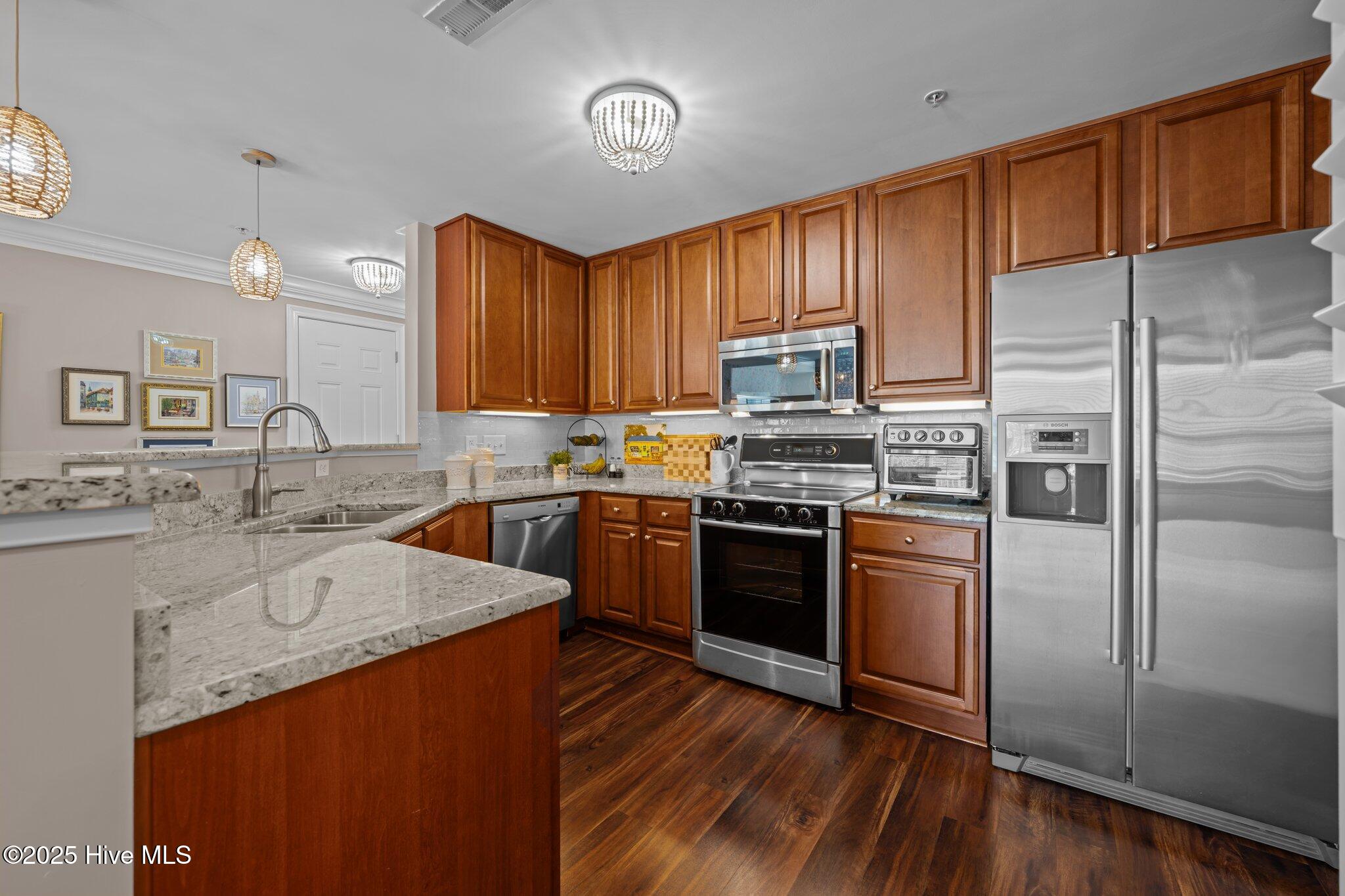 115 Sky Sail Boulevard Property Photo 3