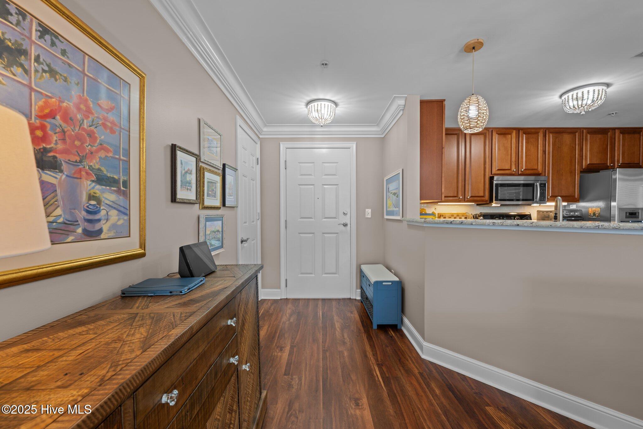115 Sky Sail Boulevard Property Photo 5