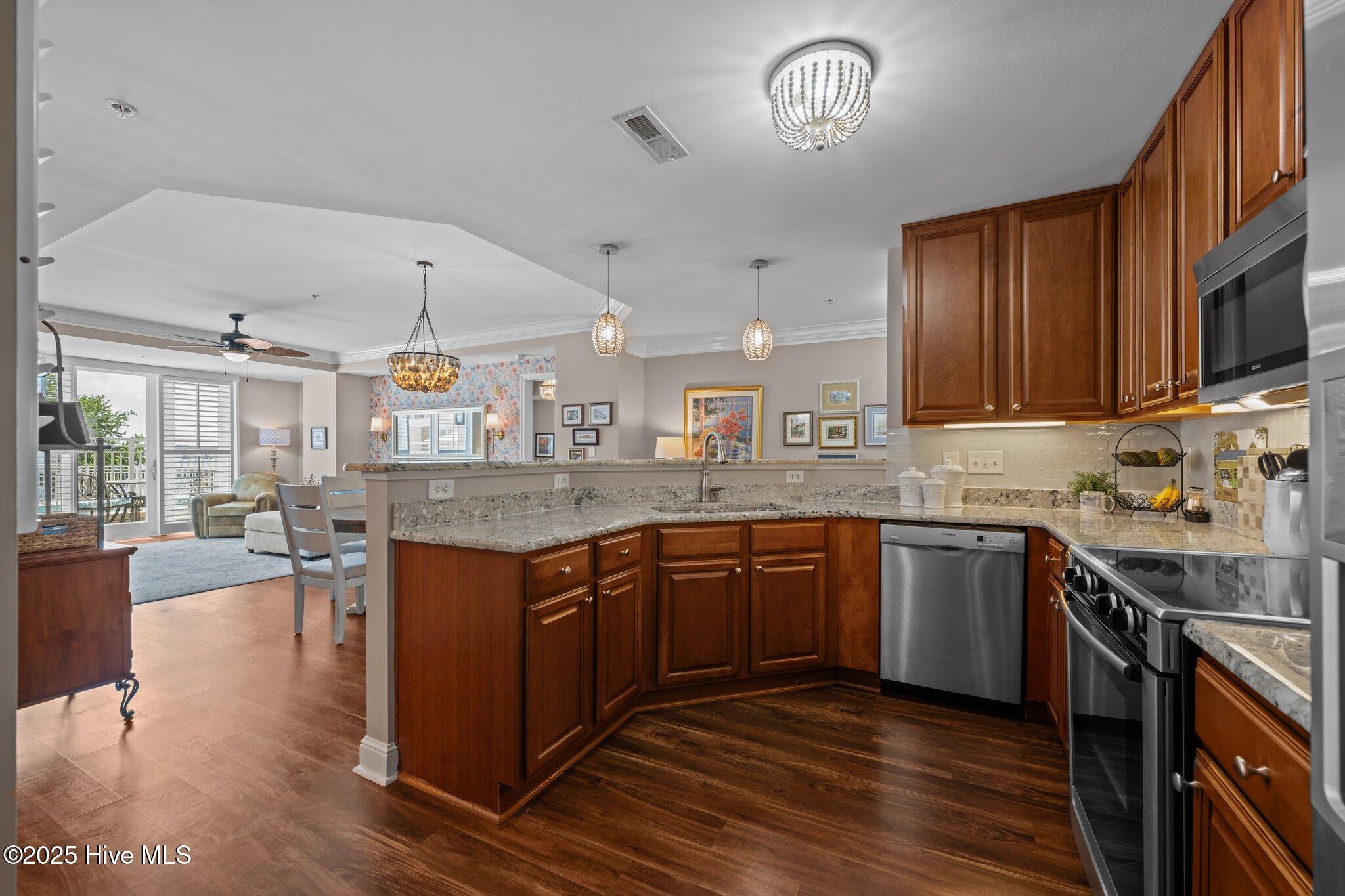 115 Sky Sail Boulevard Property Photo 19