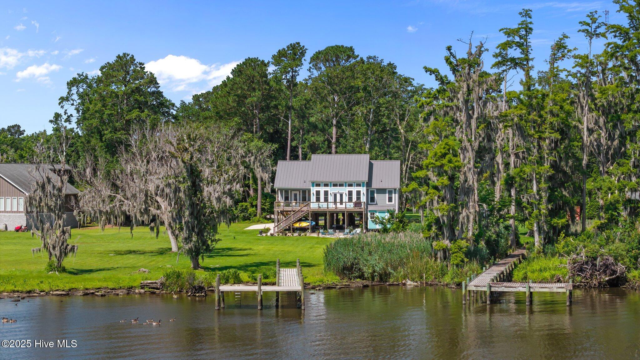 305 Rennys Creek Drive Property Image