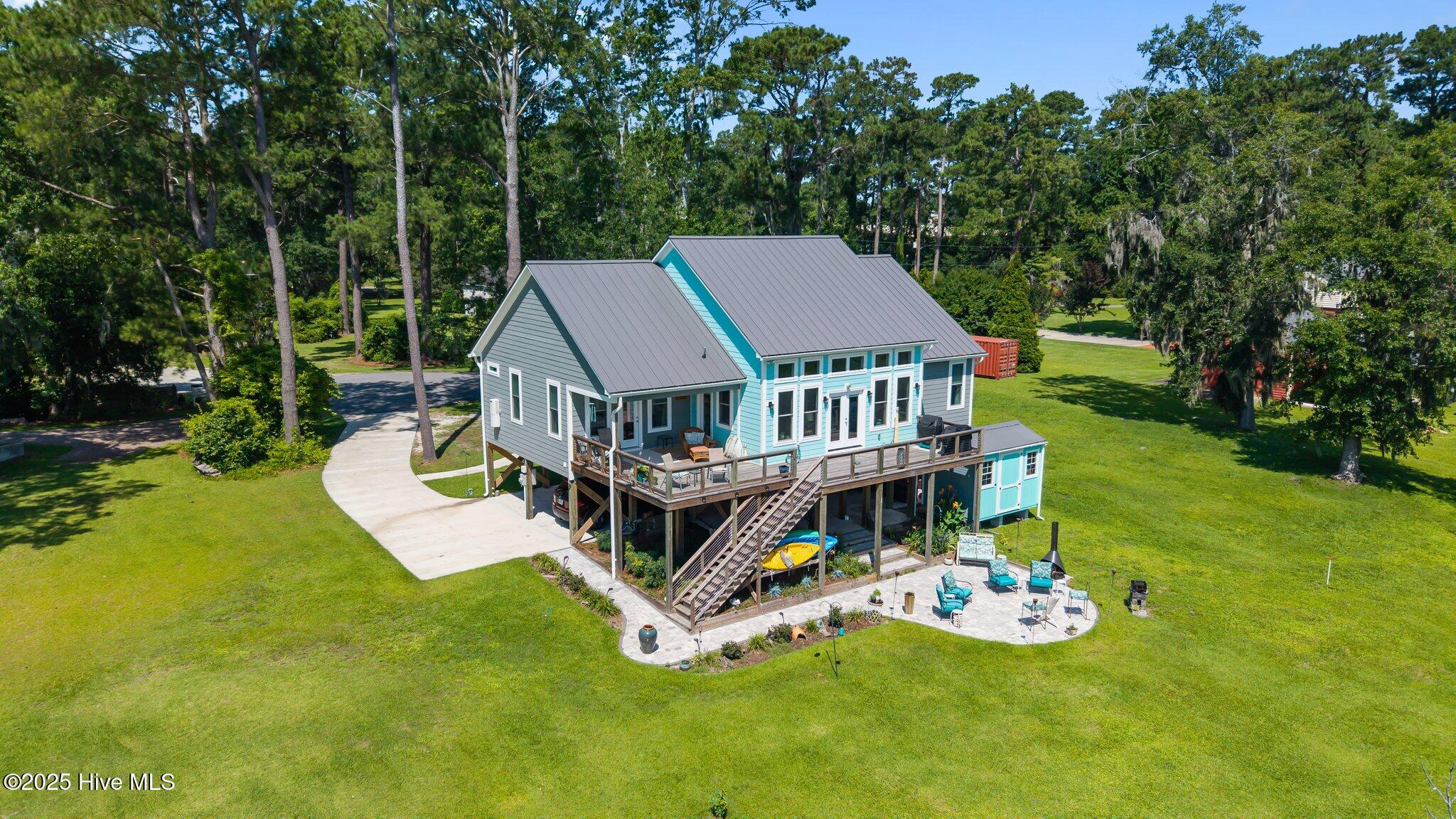 305 Rennys Creek Drive Property Photo 1