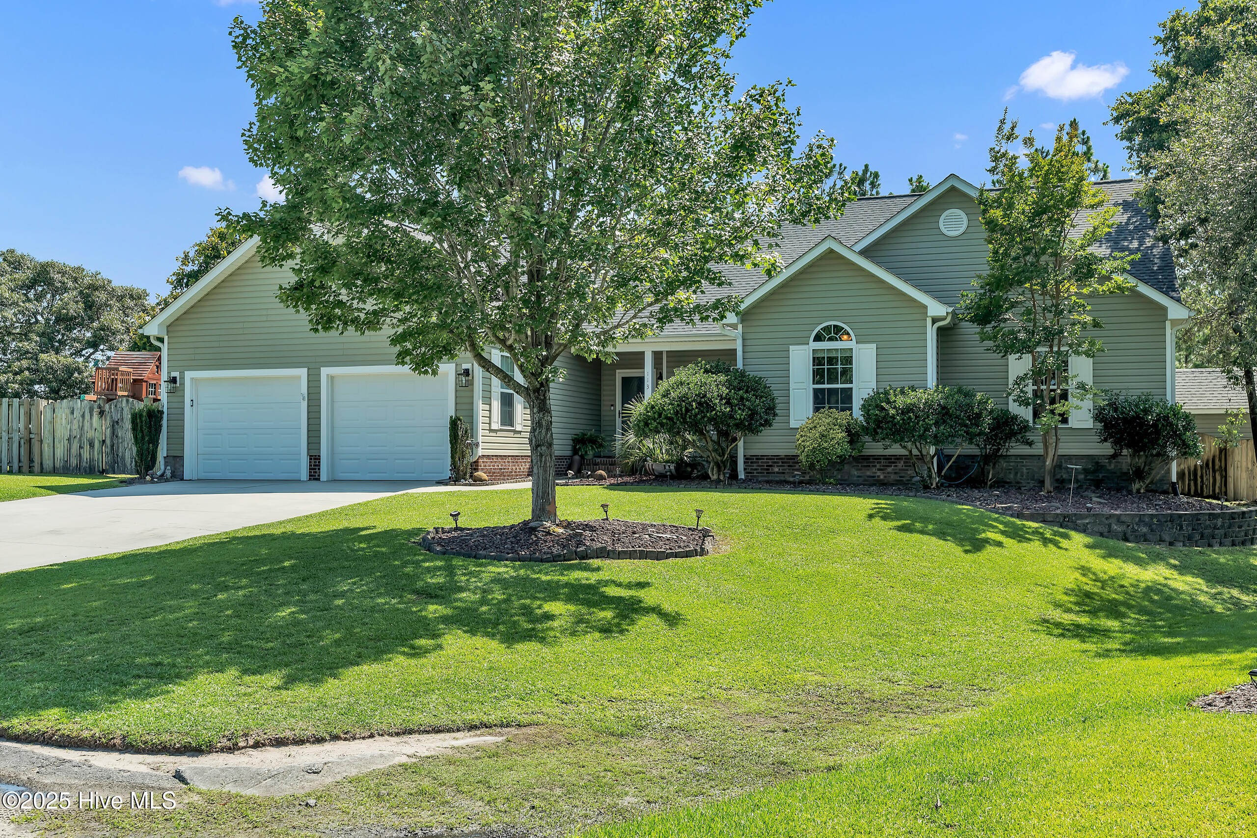 113 Tifton Circle Property Photo 1