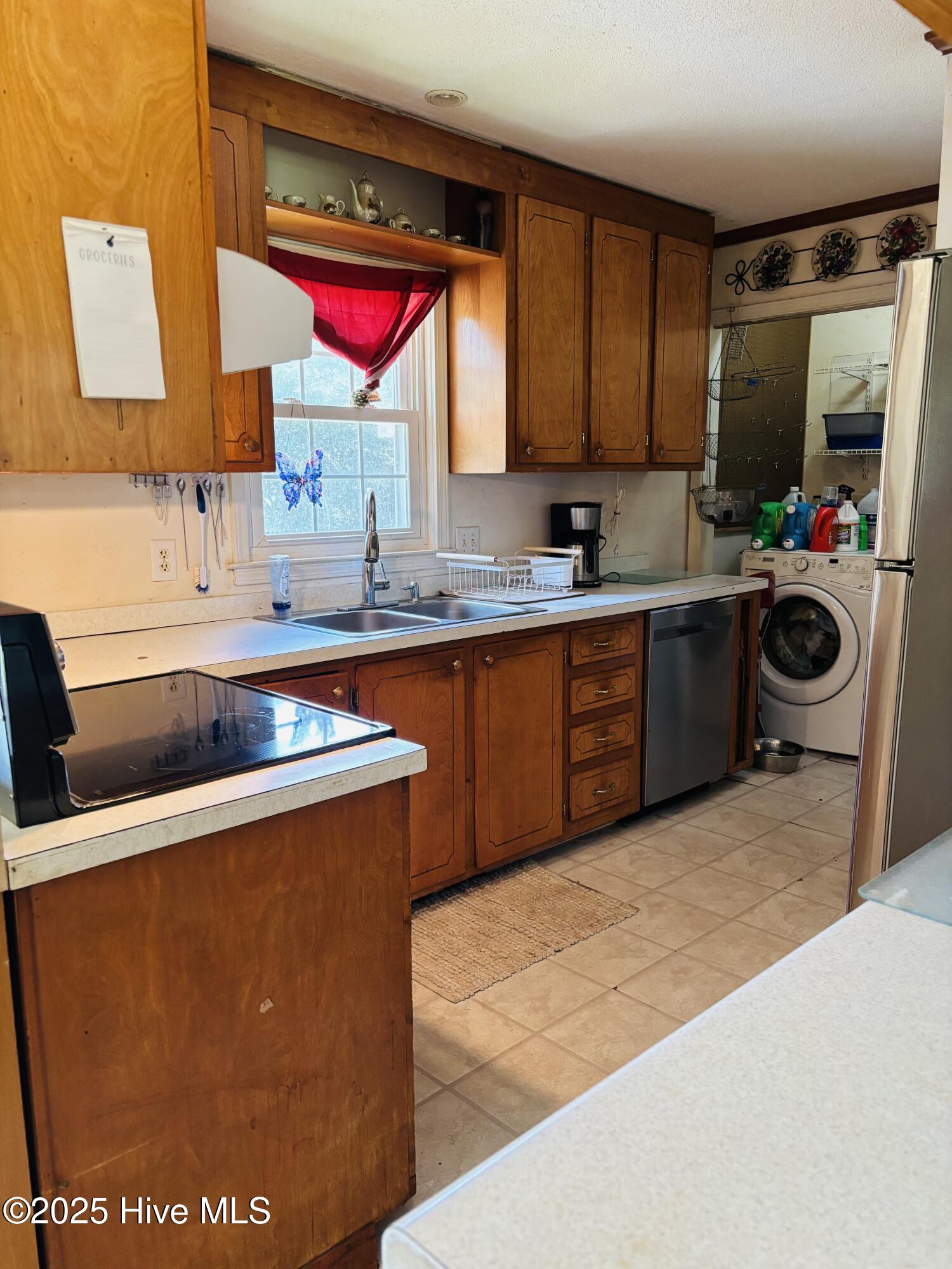 106 Tilghman Drive Property Photo 4