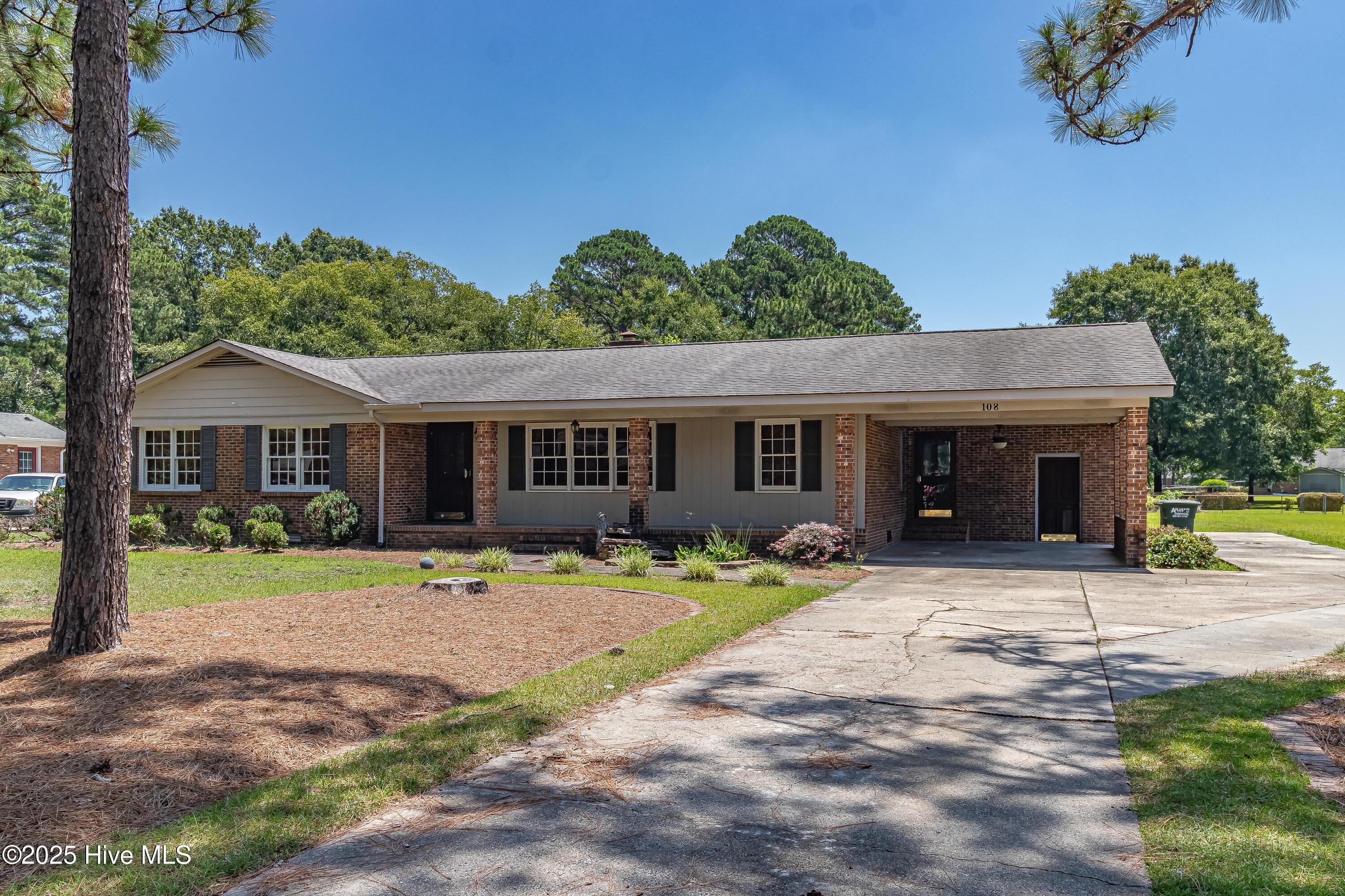 108 Perry Drive Property Photo 1