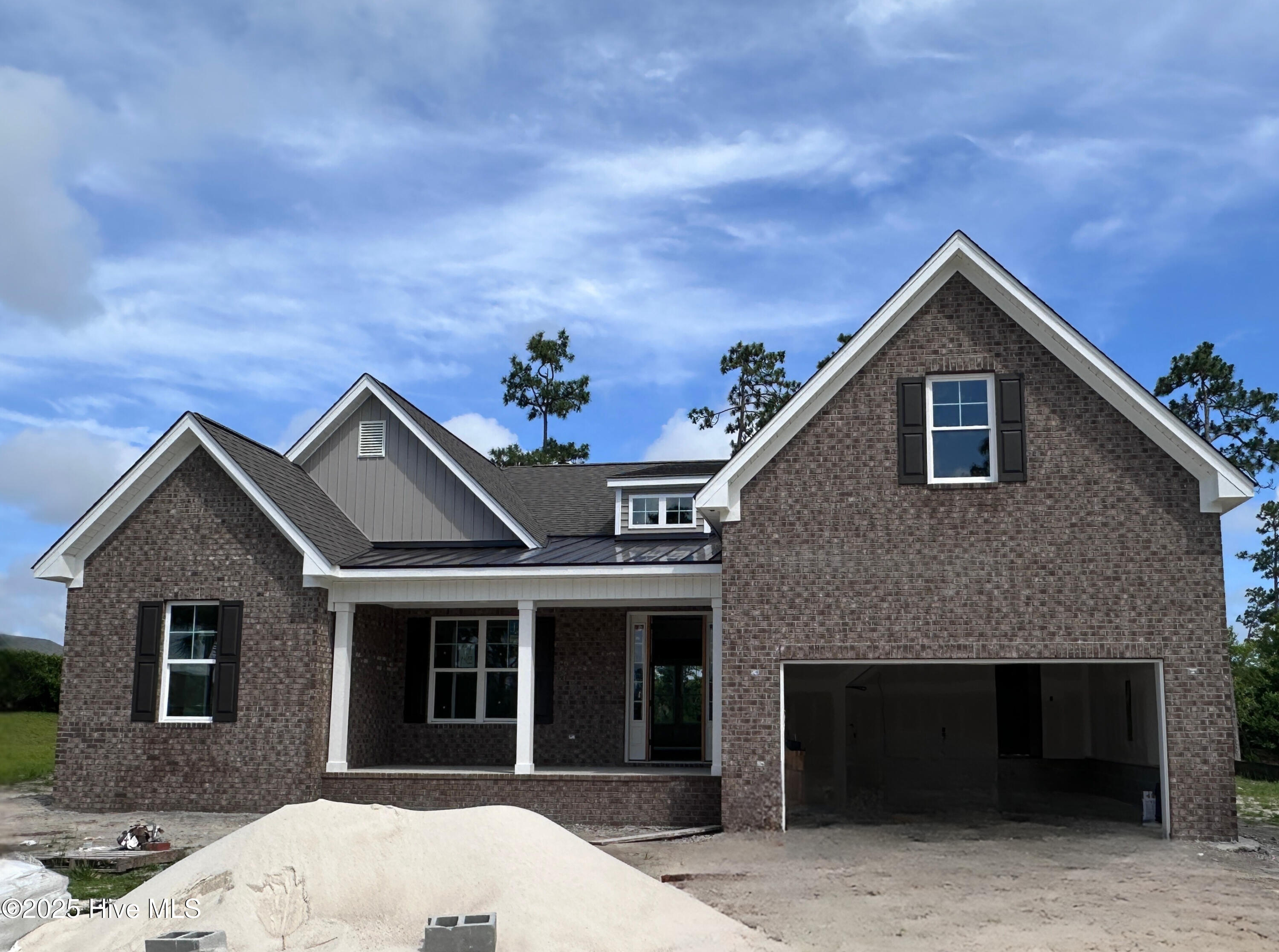 1273 St Simons Drive Property Photo 1