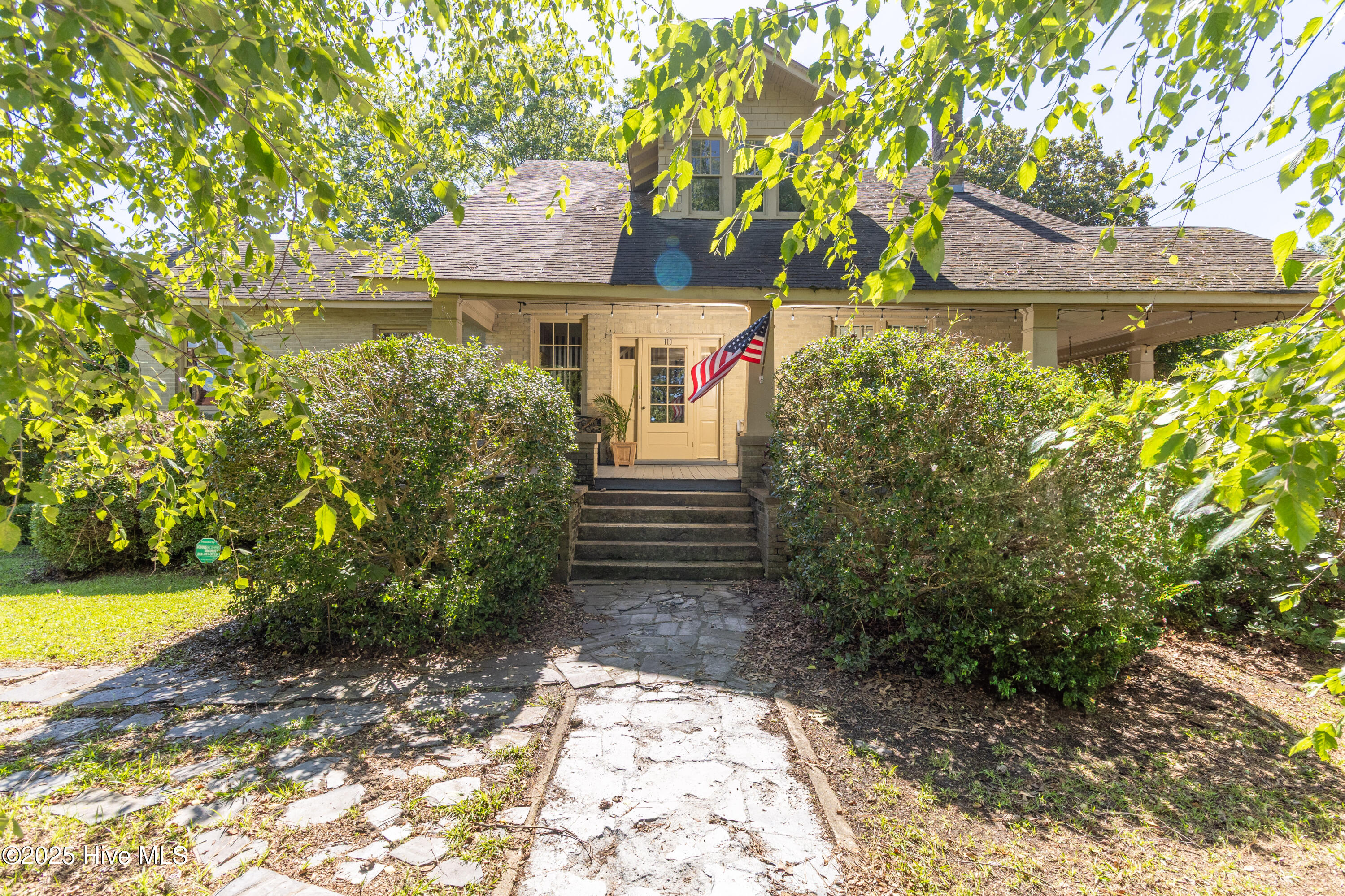 119 S Main Street Property Photo 1