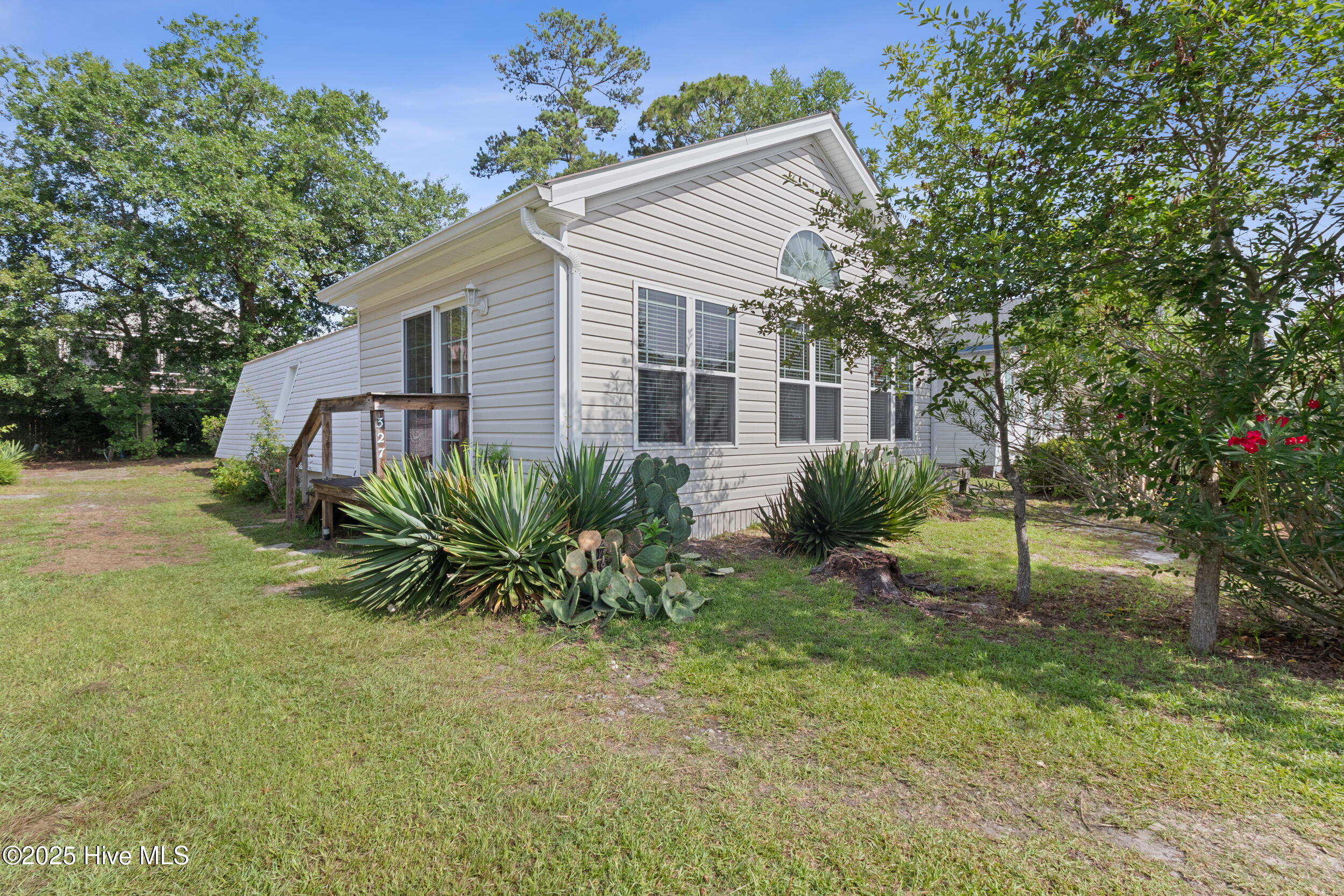 327 Ne 54th Street Property Photo 1