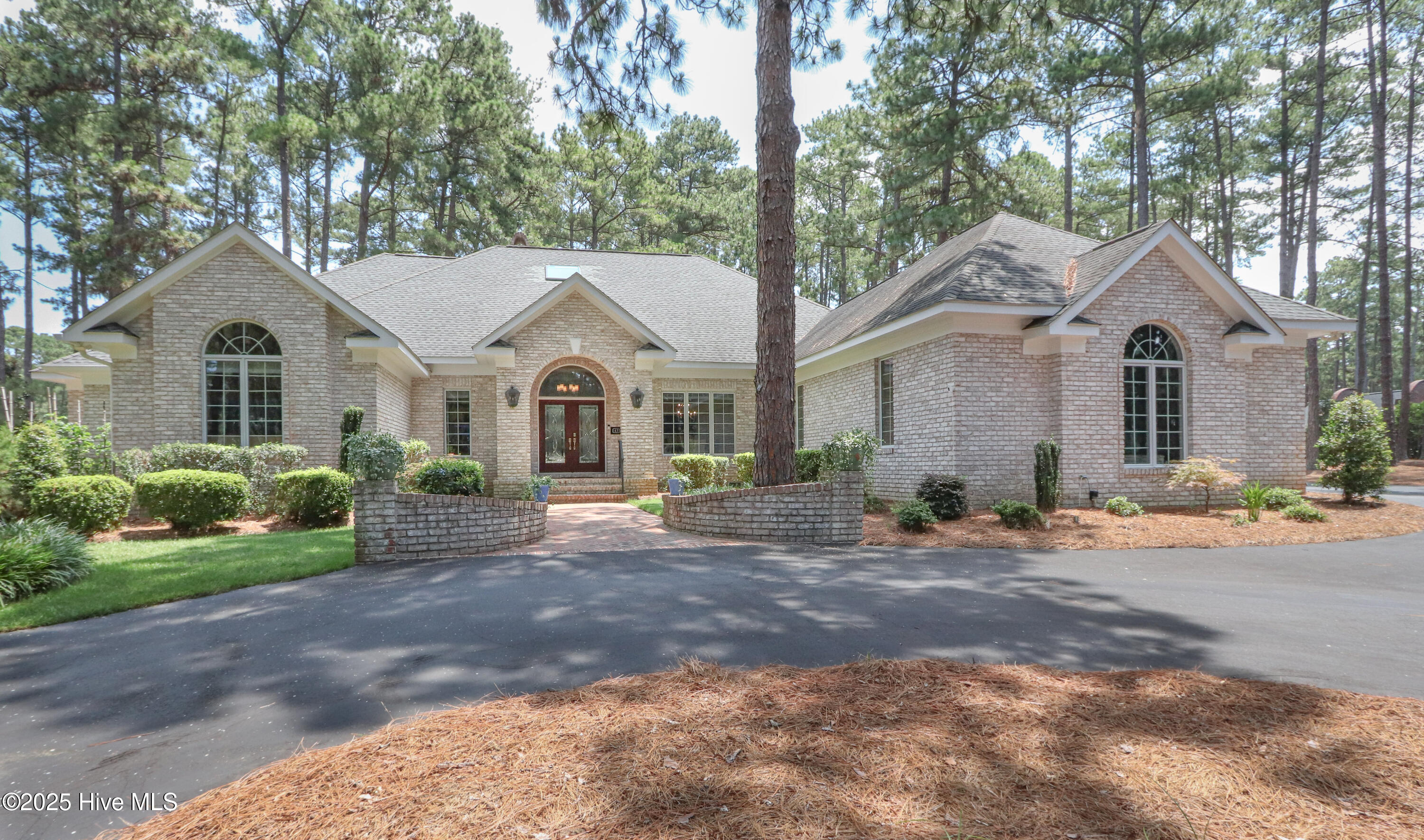 43 Mcmichael Drive Property Photo 1