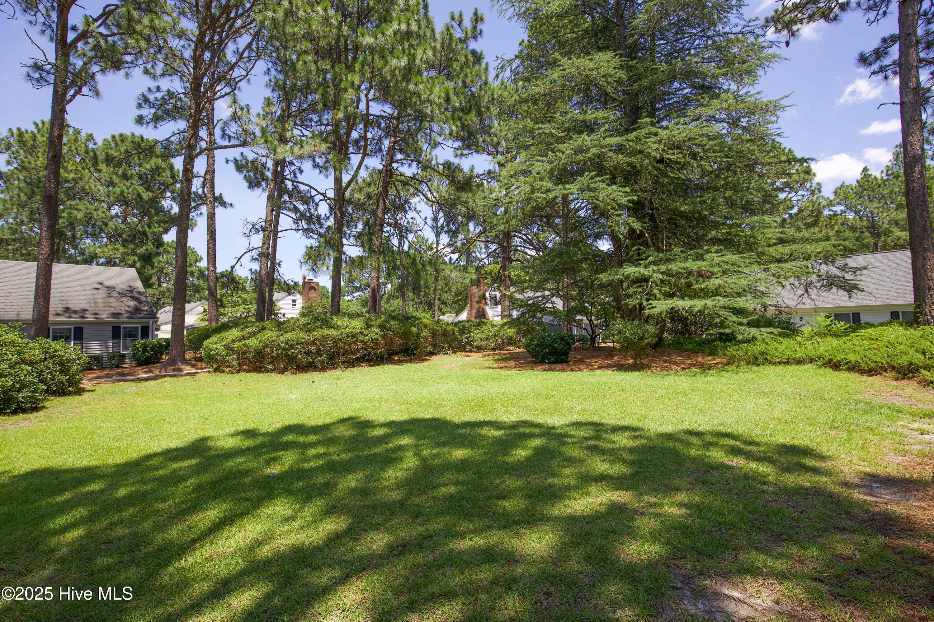 33 Village Green Circle Property Photo 4